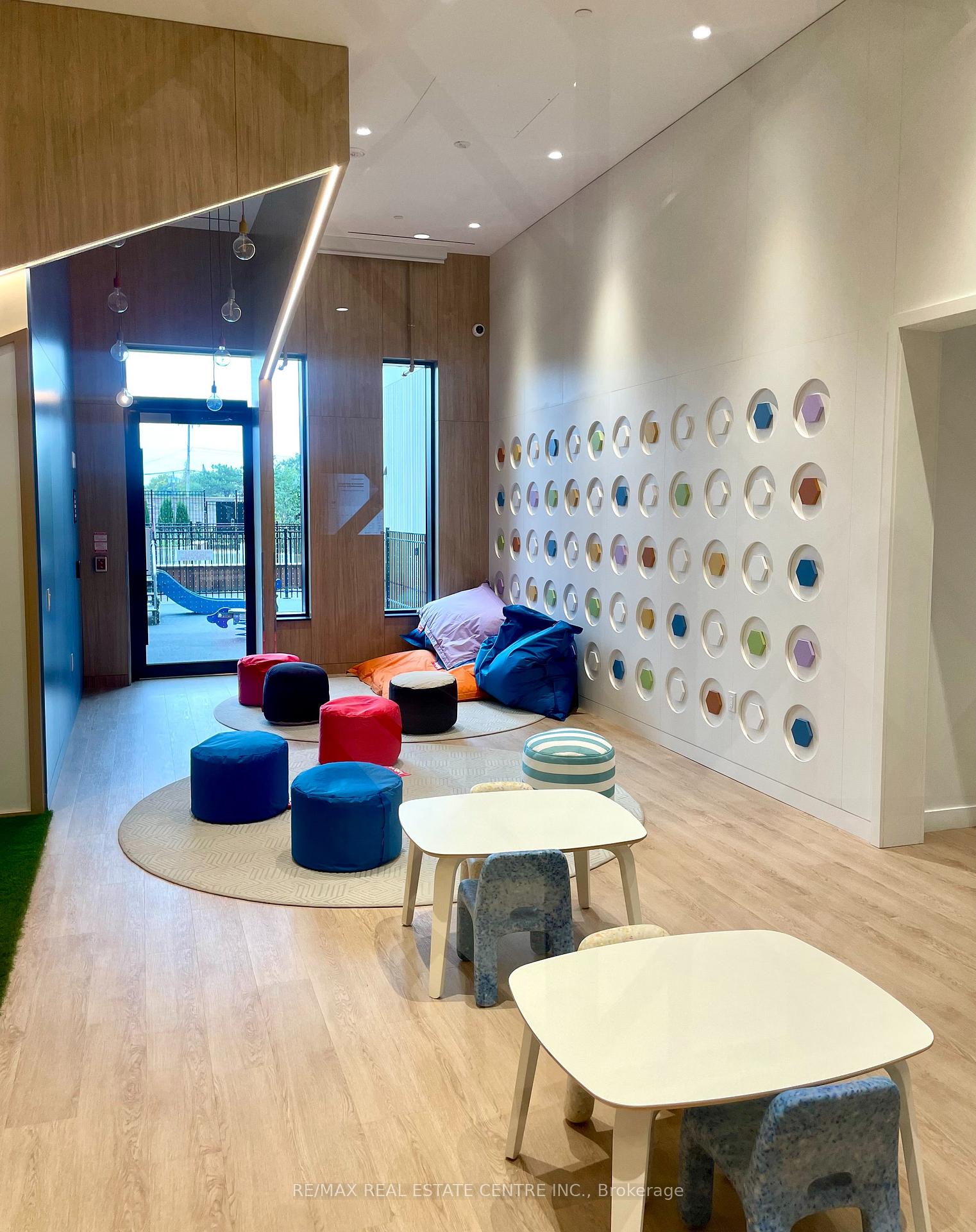 Photo 6 of Unit 1102, 21 Meadowvale Road, Vaughan, Vaughan Corporate Centre — HOMEH