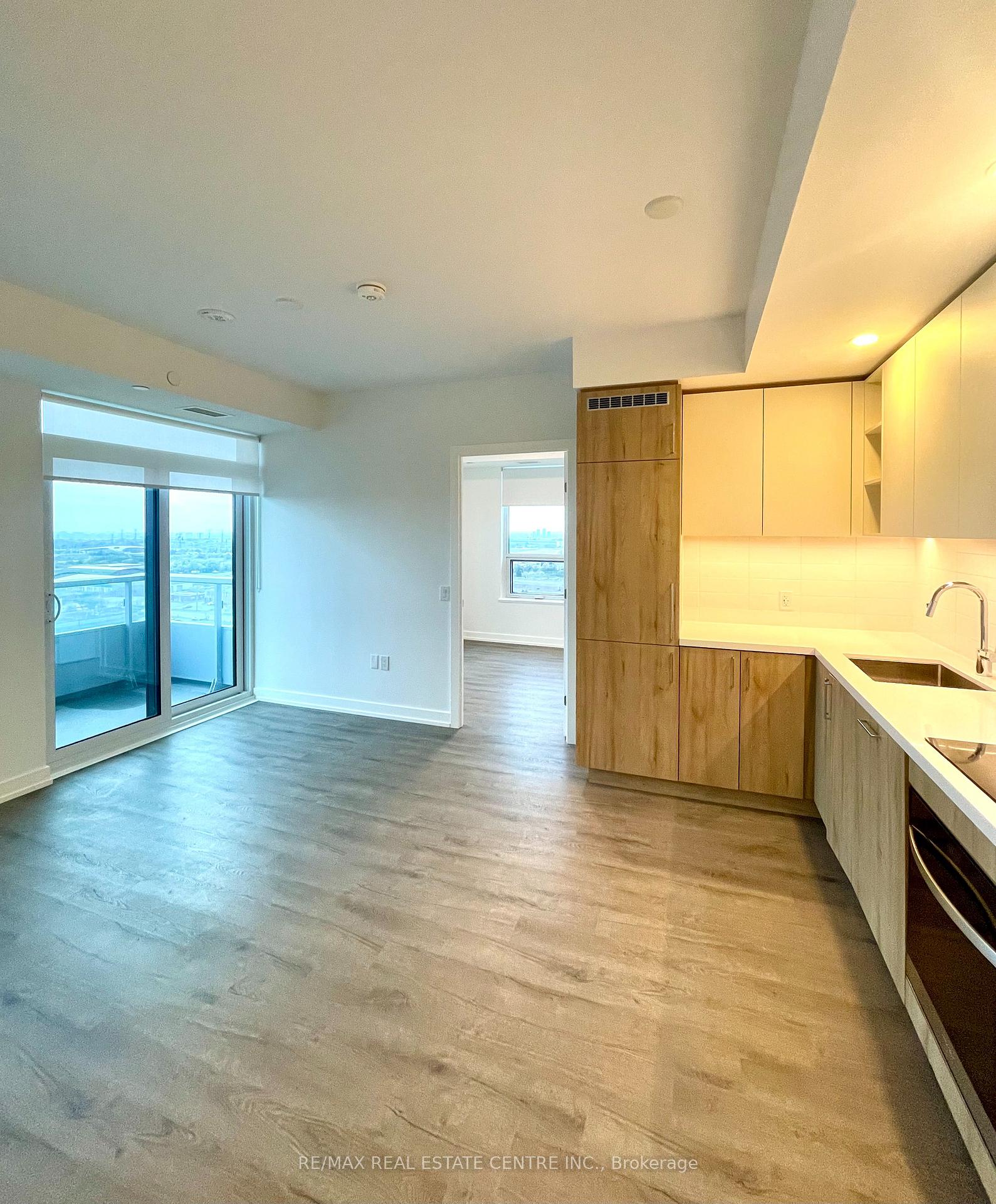 Photo 11 of Unit 1102, 21 Meadowvale Road, Vaughan, Vaughan Corporate Centre — HOMEH