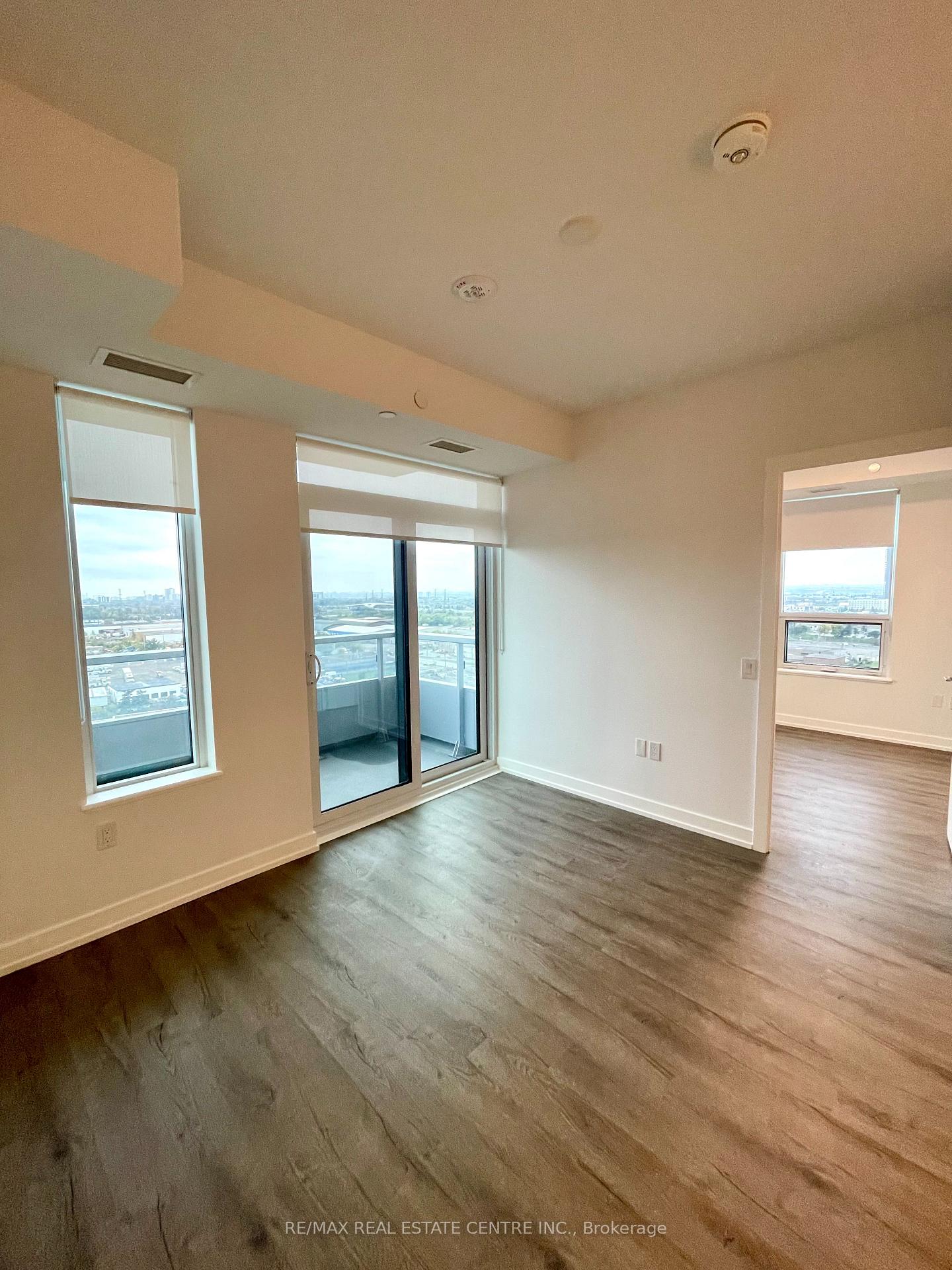 Photo 19 of Unit 1102, 21 Meadowvale Road, Vaughan, Vaughan Corporate Centre — HOMEH