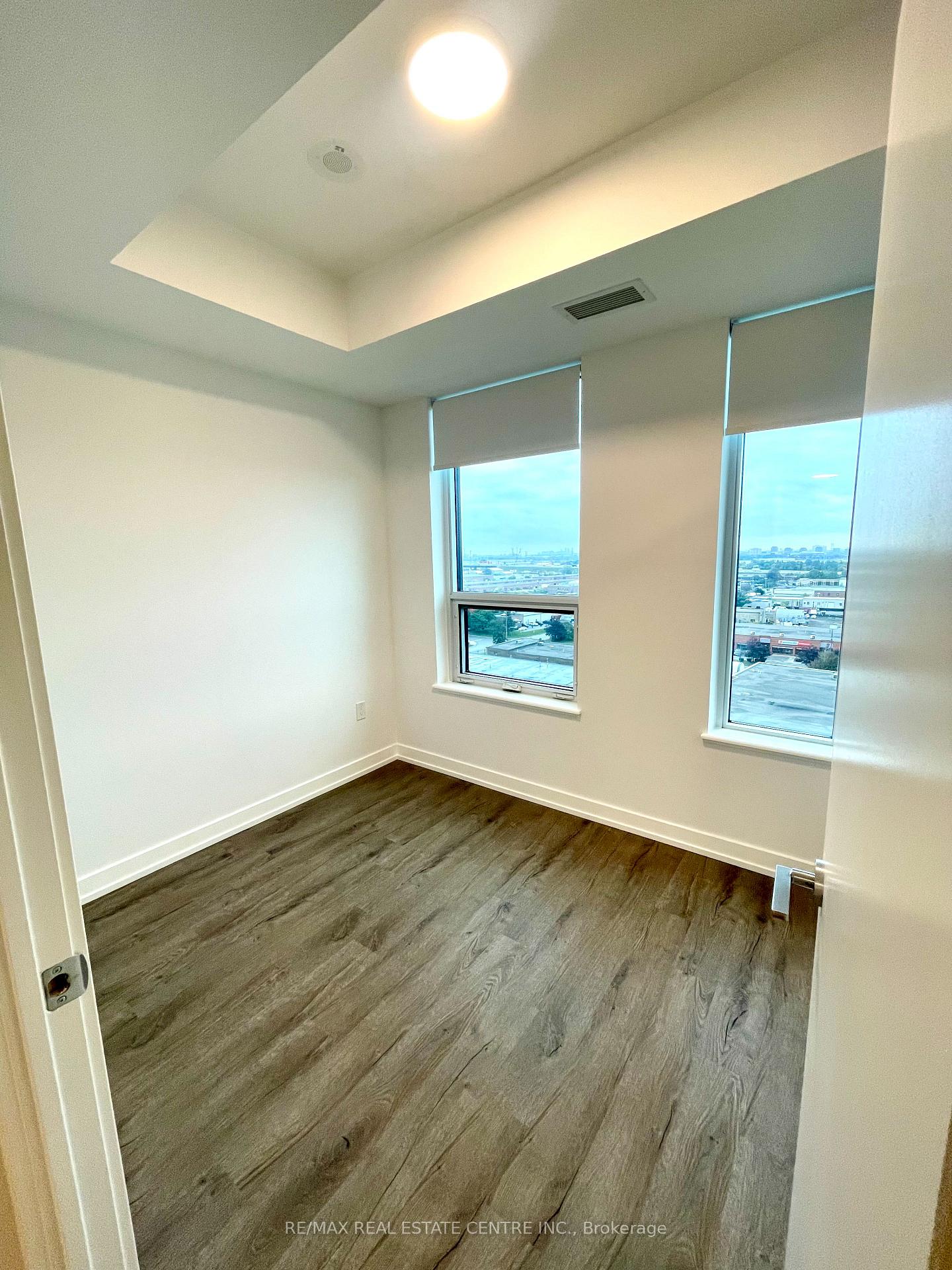 Photo 20 of Unit 1102, 21 Meadowvale Road, Vaughan, Vaughan Corporate Centre — HOMEH