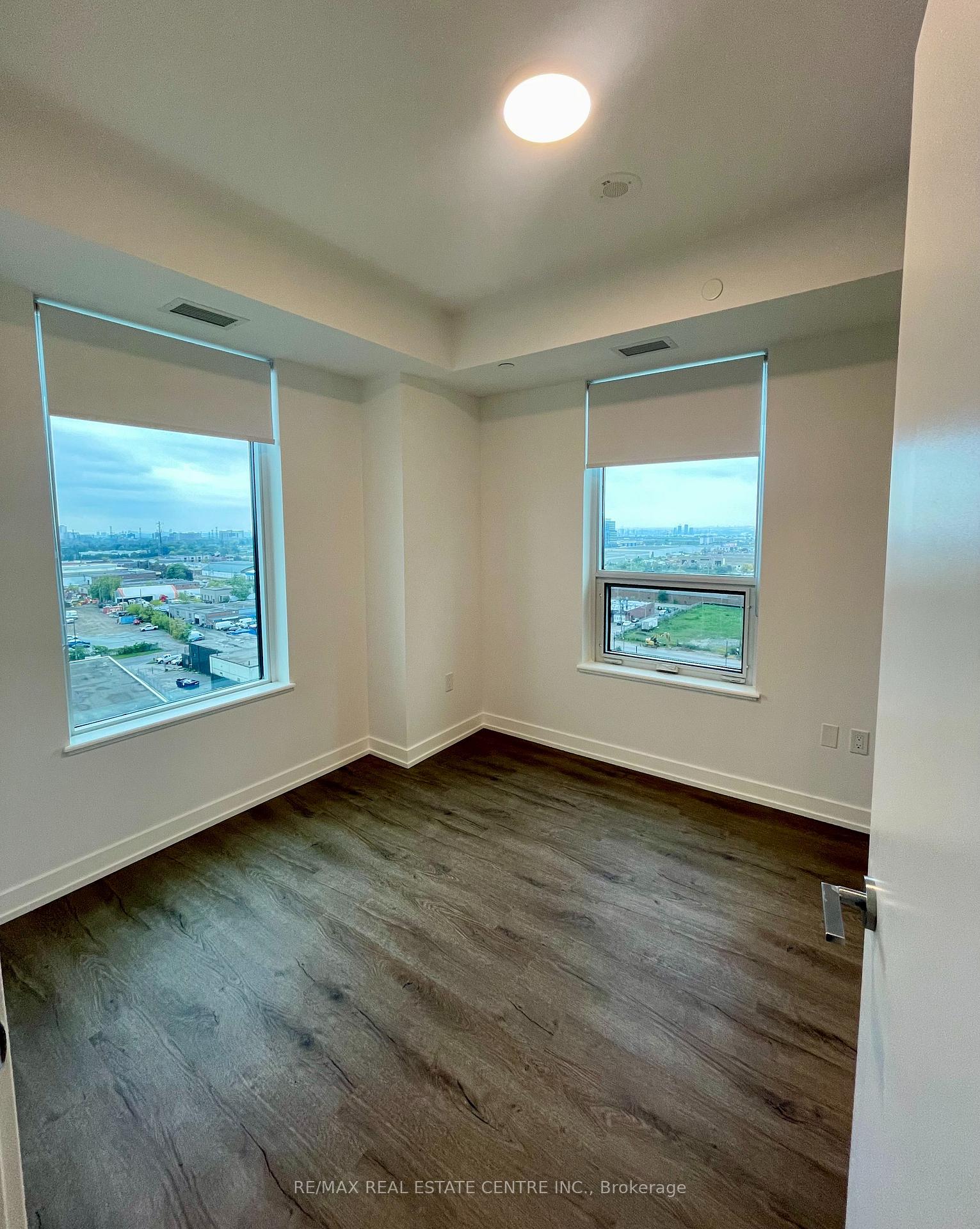 Photo 21 of Unit 1102, 21 Meadowvale Road, Vaughan, Vaughan Corporate Centre — HOMEH