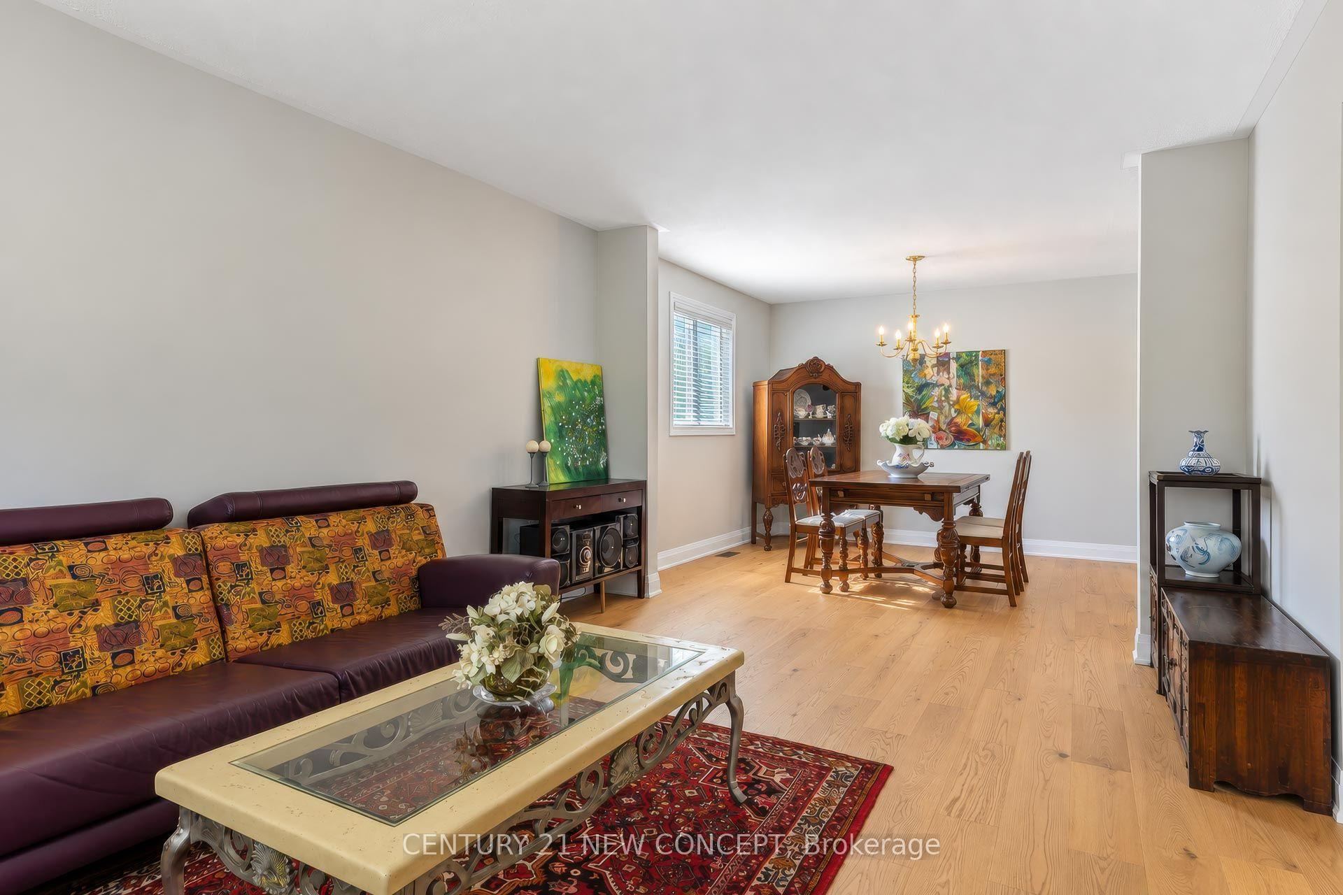 Photo 5 of 82 Keyworth Trail, Scarborough, Agincourt South-Malvern West — HOMEH