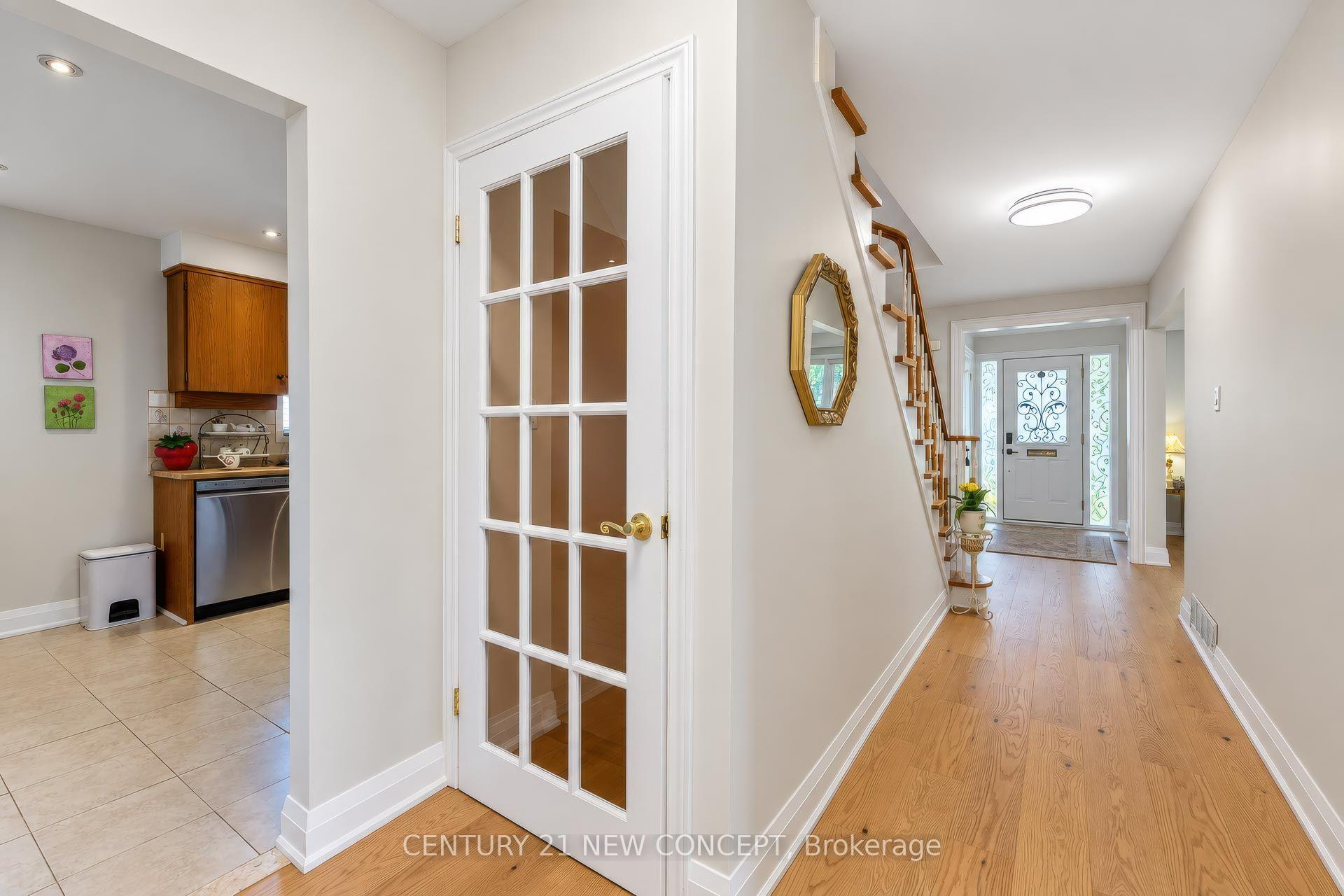 Photo 10 of 82 Keyworth Trail, Scarborough, Agincourt South-Malvern West — HOMEH