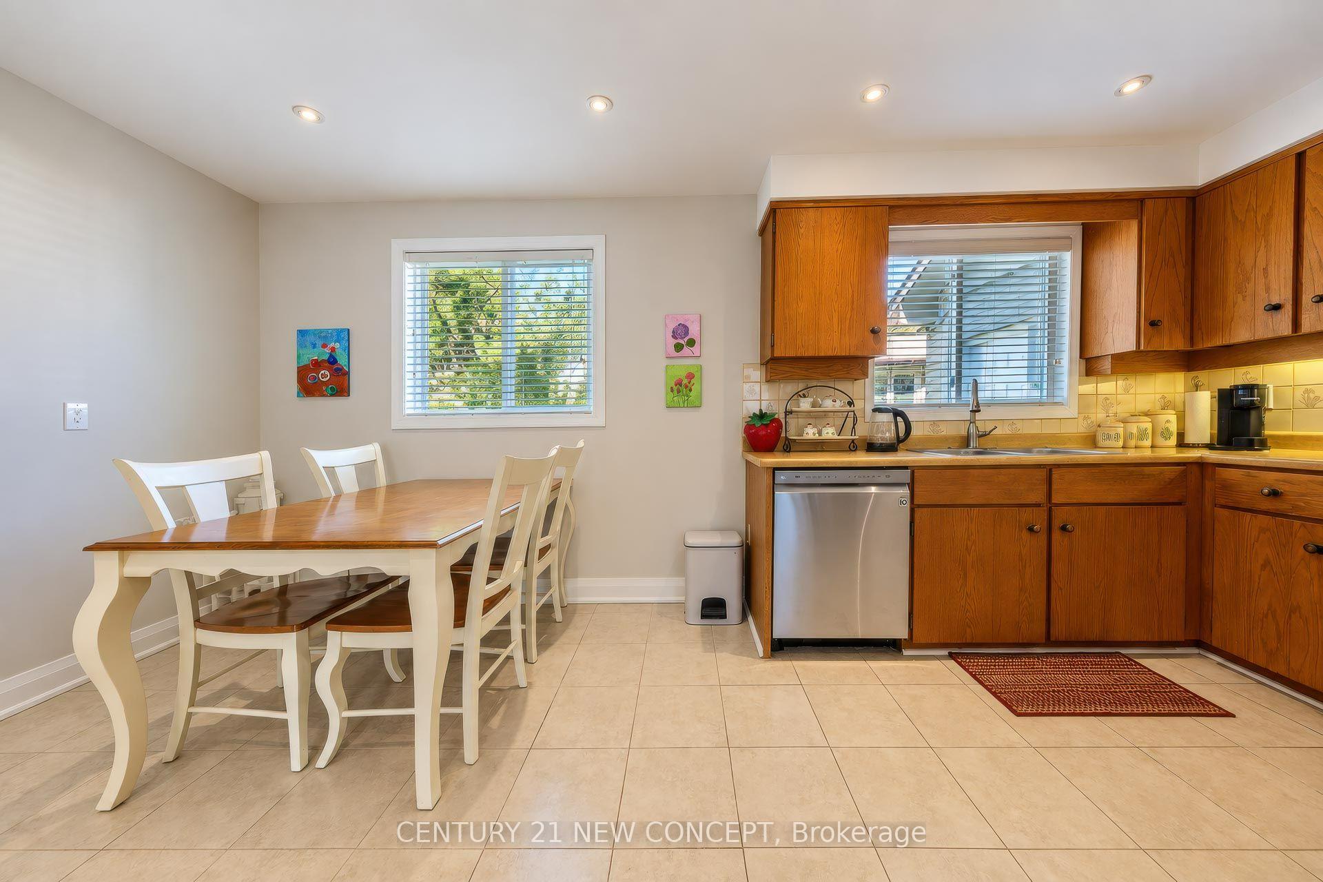 Photo 12 of 82 Keyworth Trail, Scarborough, Agincourt South-Malvern West — HOMEH