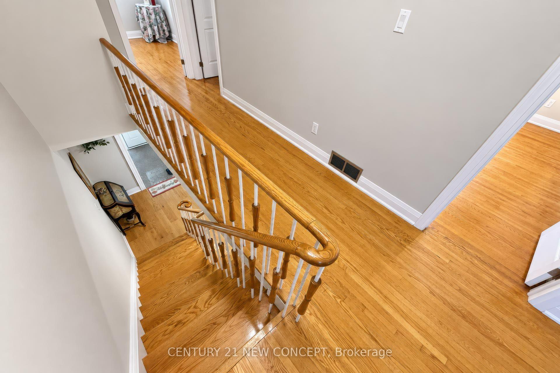 Photo 16 of 82 Keyworth Trail, Scarborough, Agincourt South-Malvern West — HOMEH