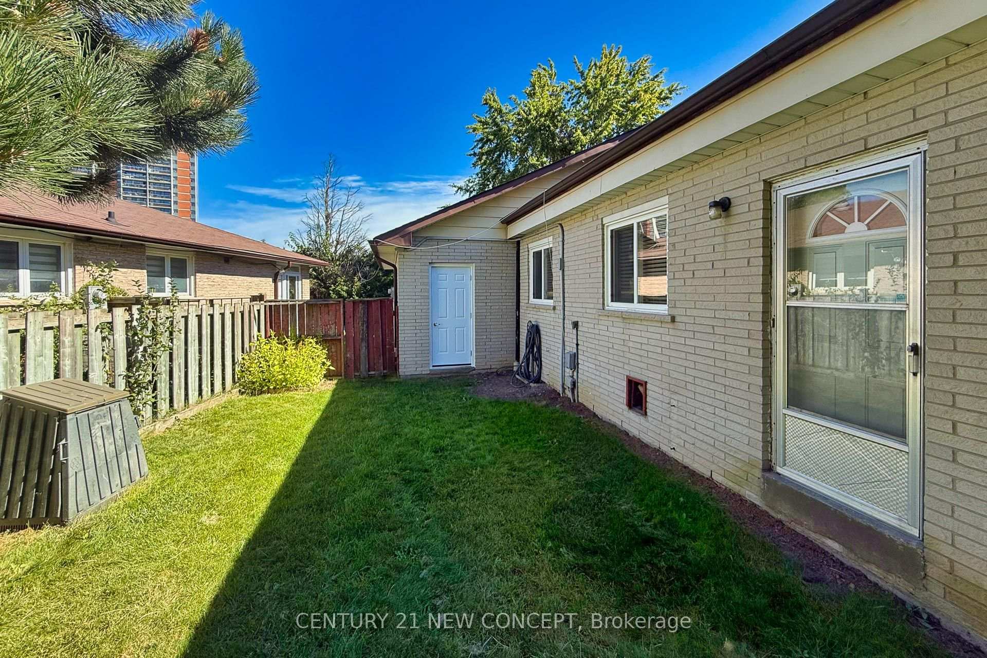Photo 36 of 82 Keyworth Trail, Scarborough, Agincourt South-Malvern West — HOMEH