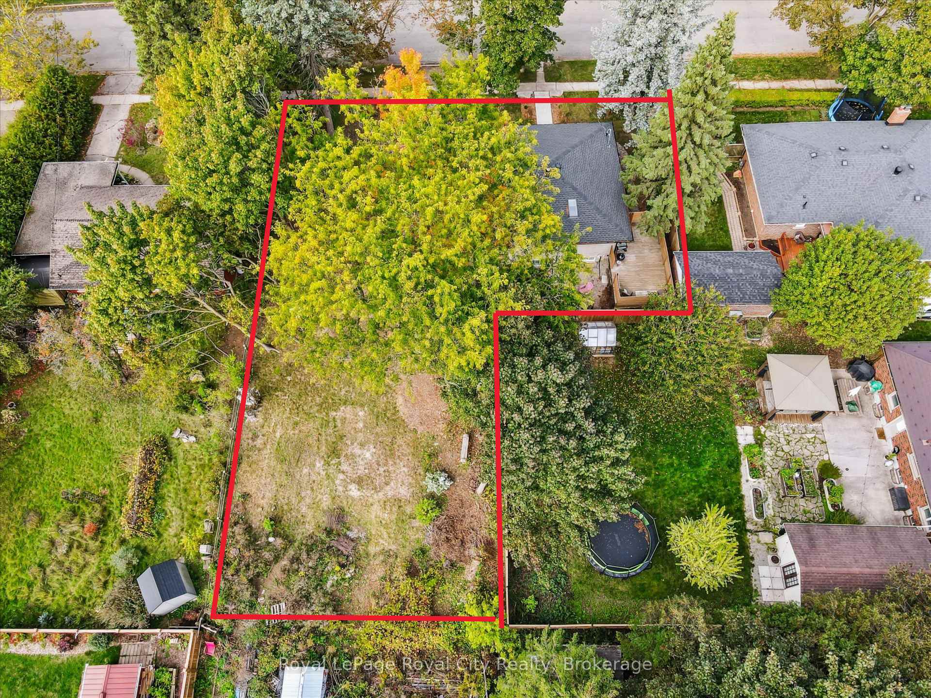 Photo 2 of 20 Highview Place, Guelph, Exhibition Park — HOMEH