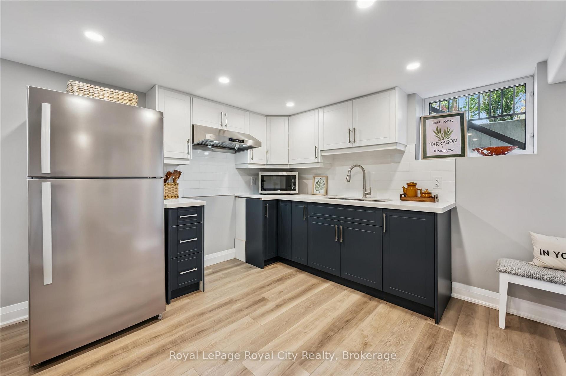 Photo 14 of 20 Highview Place, Guelph, Exhibition Park — HOMEH