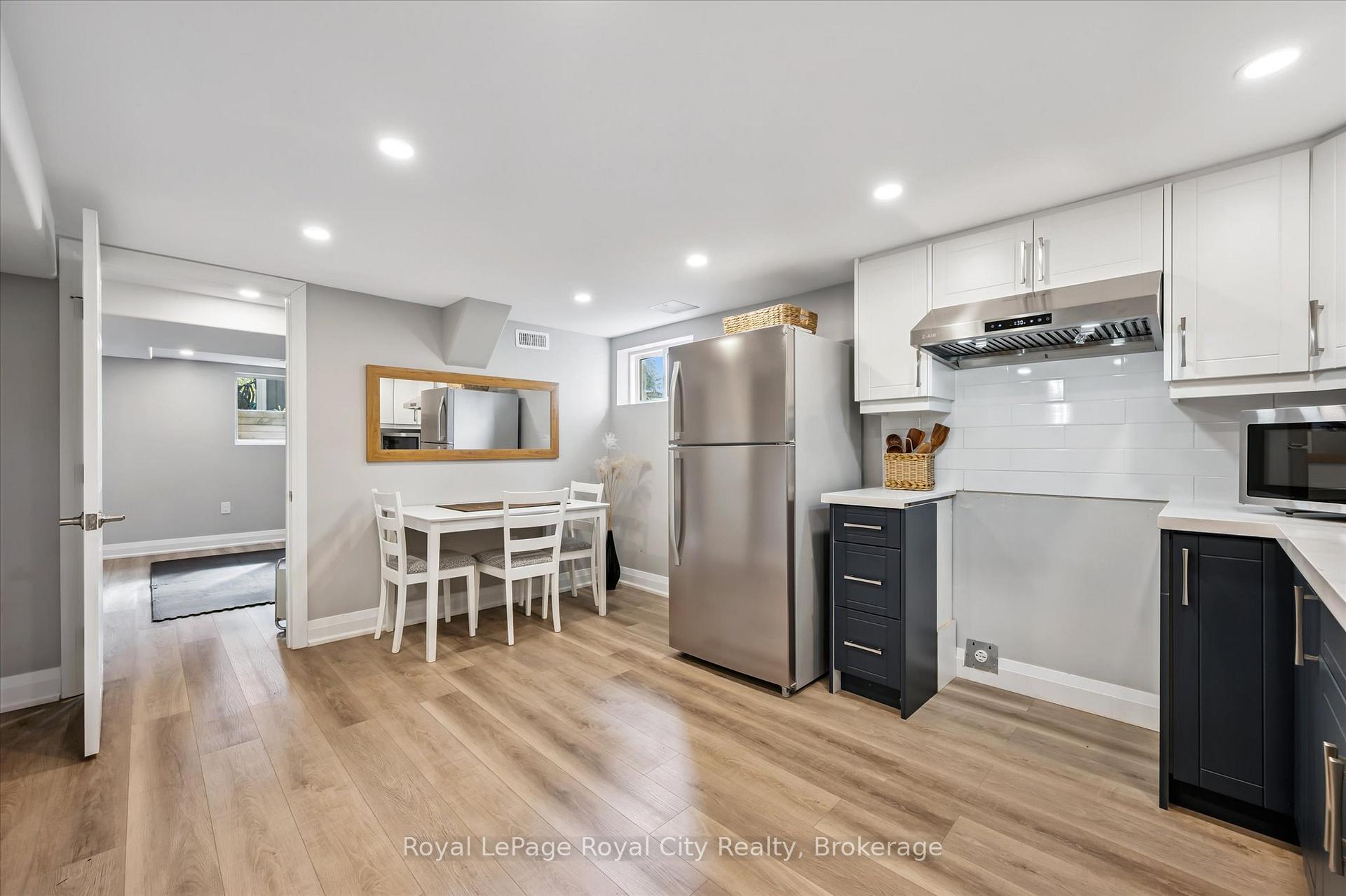Photo 15 of 20 Highview Place, Guelph, Exhibition Park — HOMEH