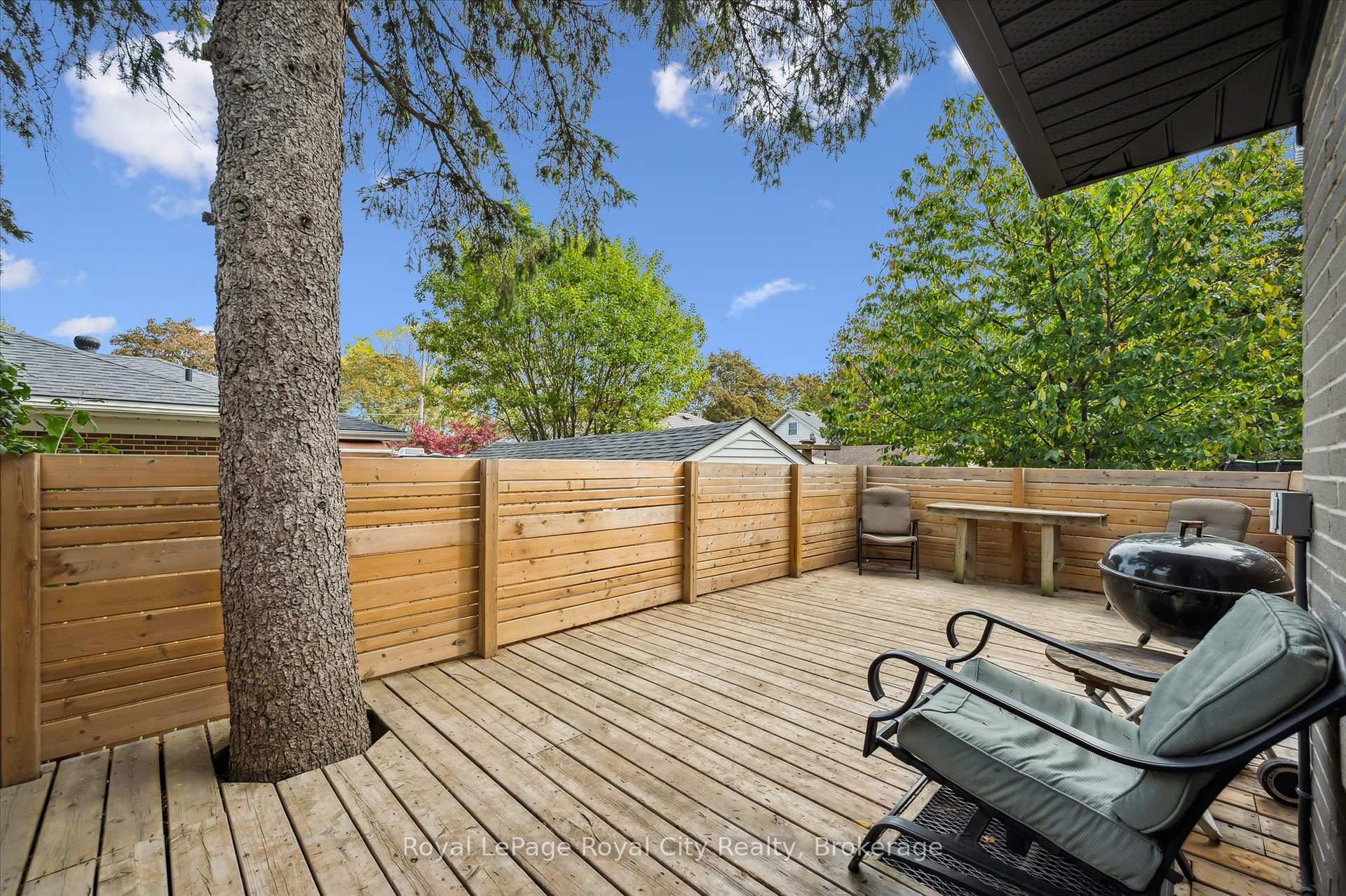 Photo 21 of 20 Highview Place, Guelph, Exhibition Park — HOMEH