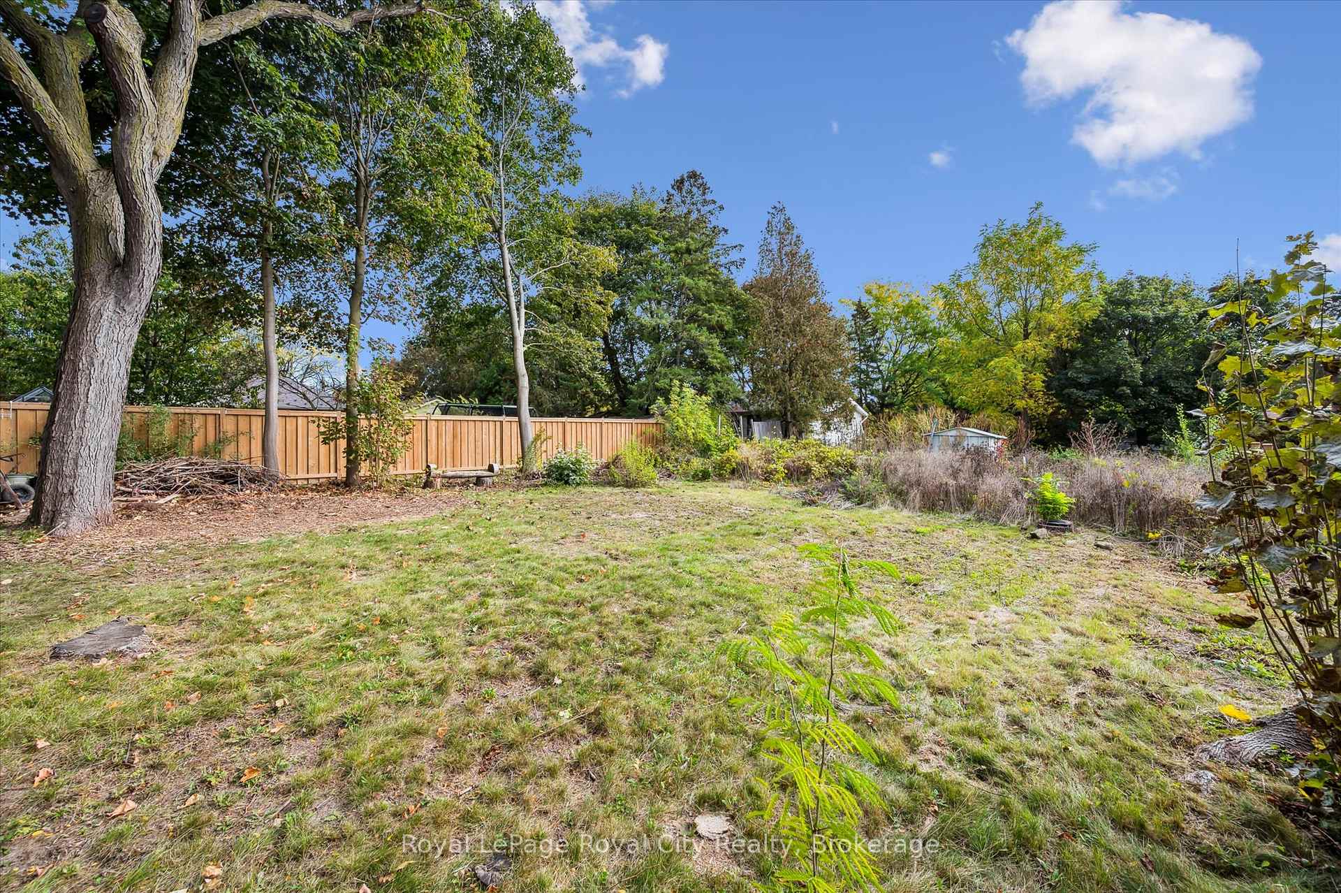 Photo 23 of 20 Highview Place, Guelph, Exhibition Park — HOMEH