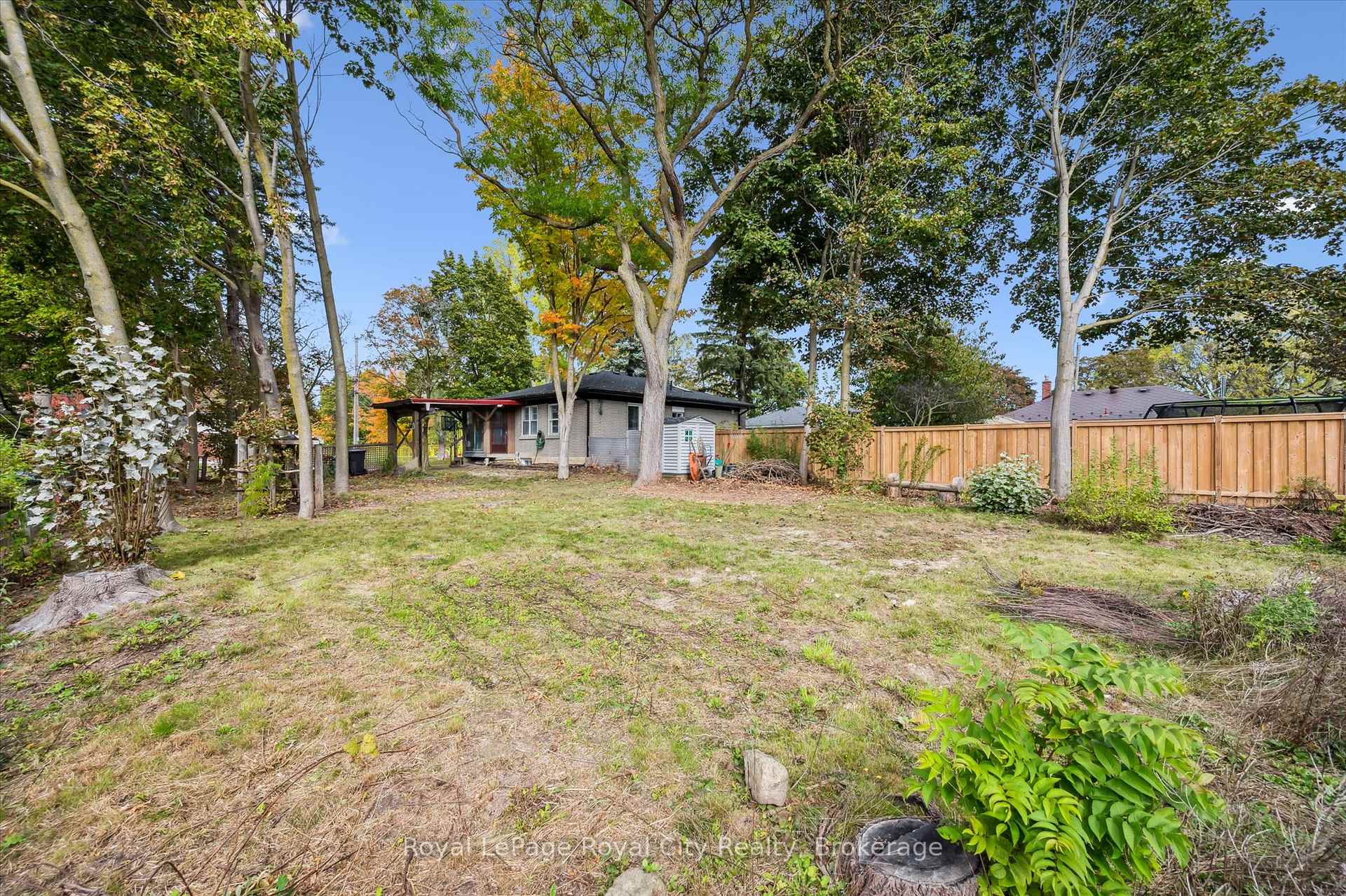 Photo 24 of 20 Highview Place, Guelph, Exhibition Park — HOMEH