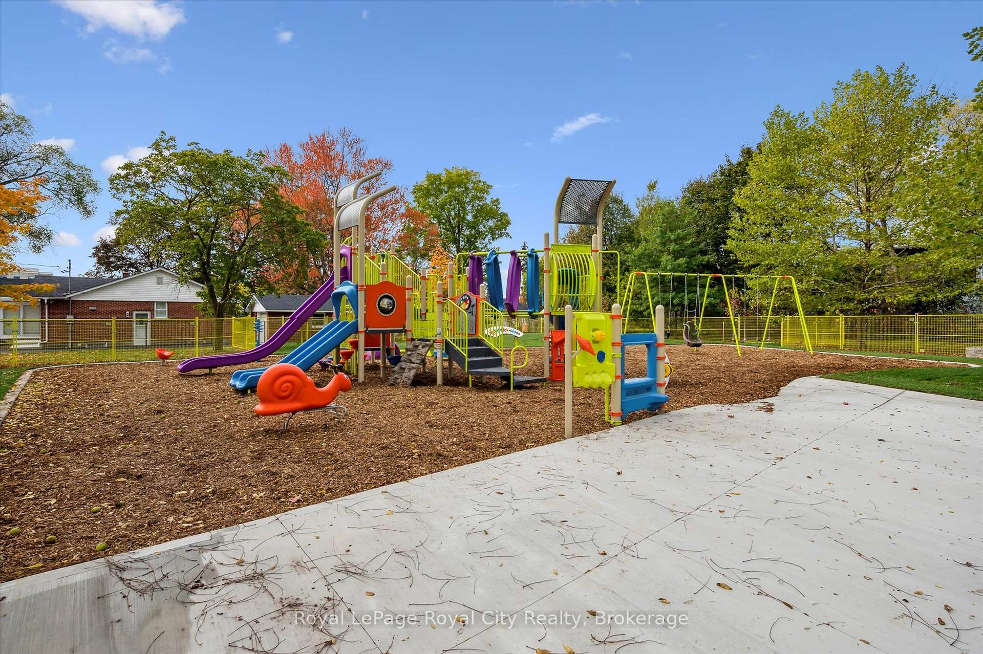 Photo 25 of 20 Highview Place, Guelph, Exhibition Park — HOMEH