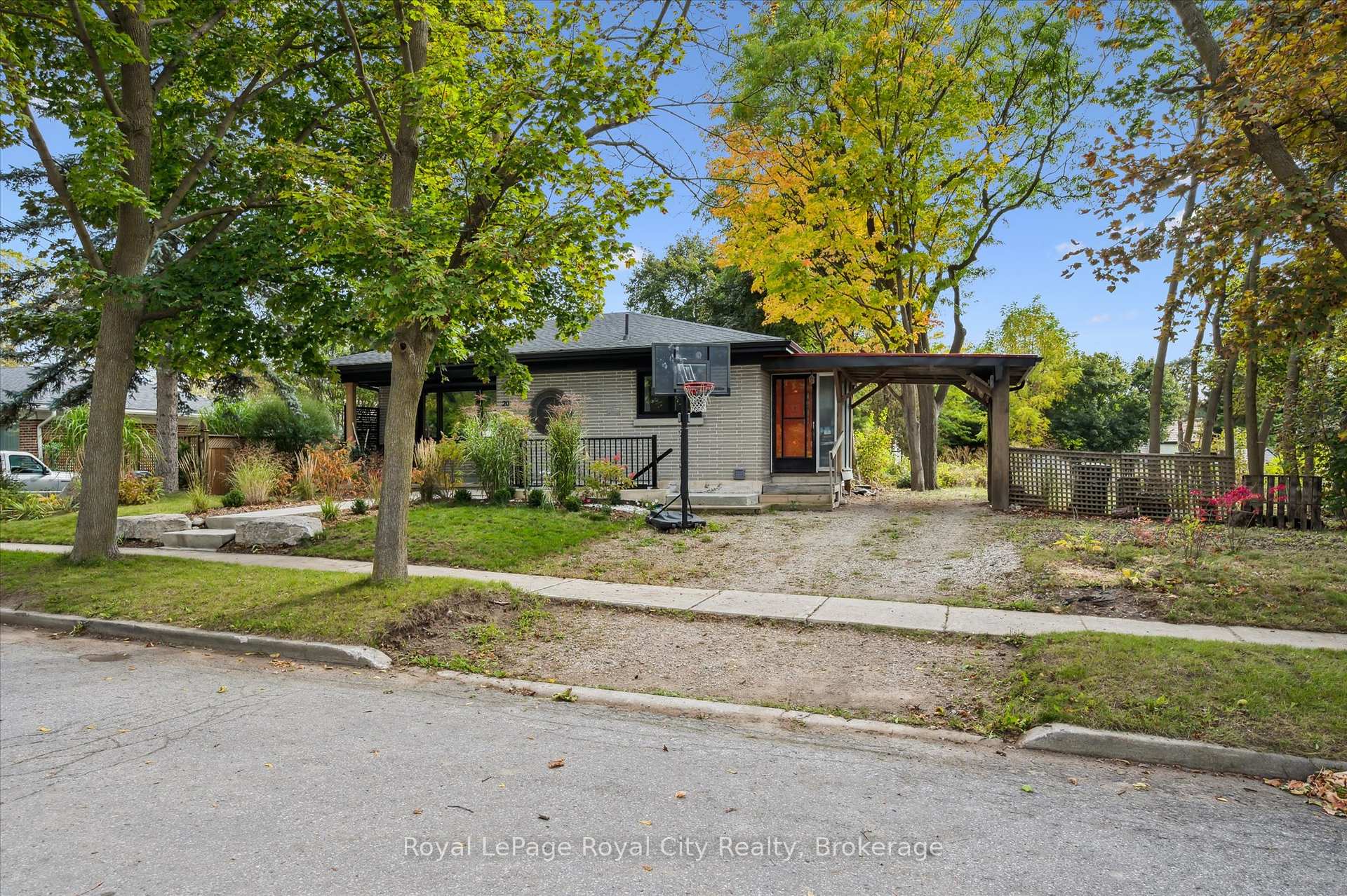 Photo 27 of 20 Highview Place, Guelph, Exhibition Park — HOMEH