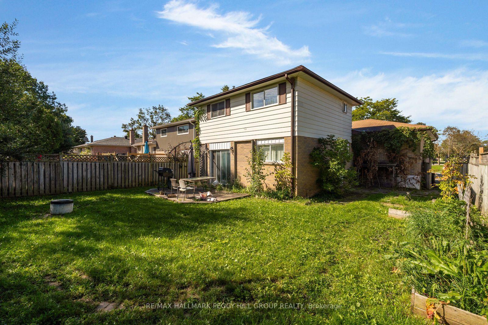 Photo 4 of 46 College Crescent, Barrie, Grove East — HOMEH