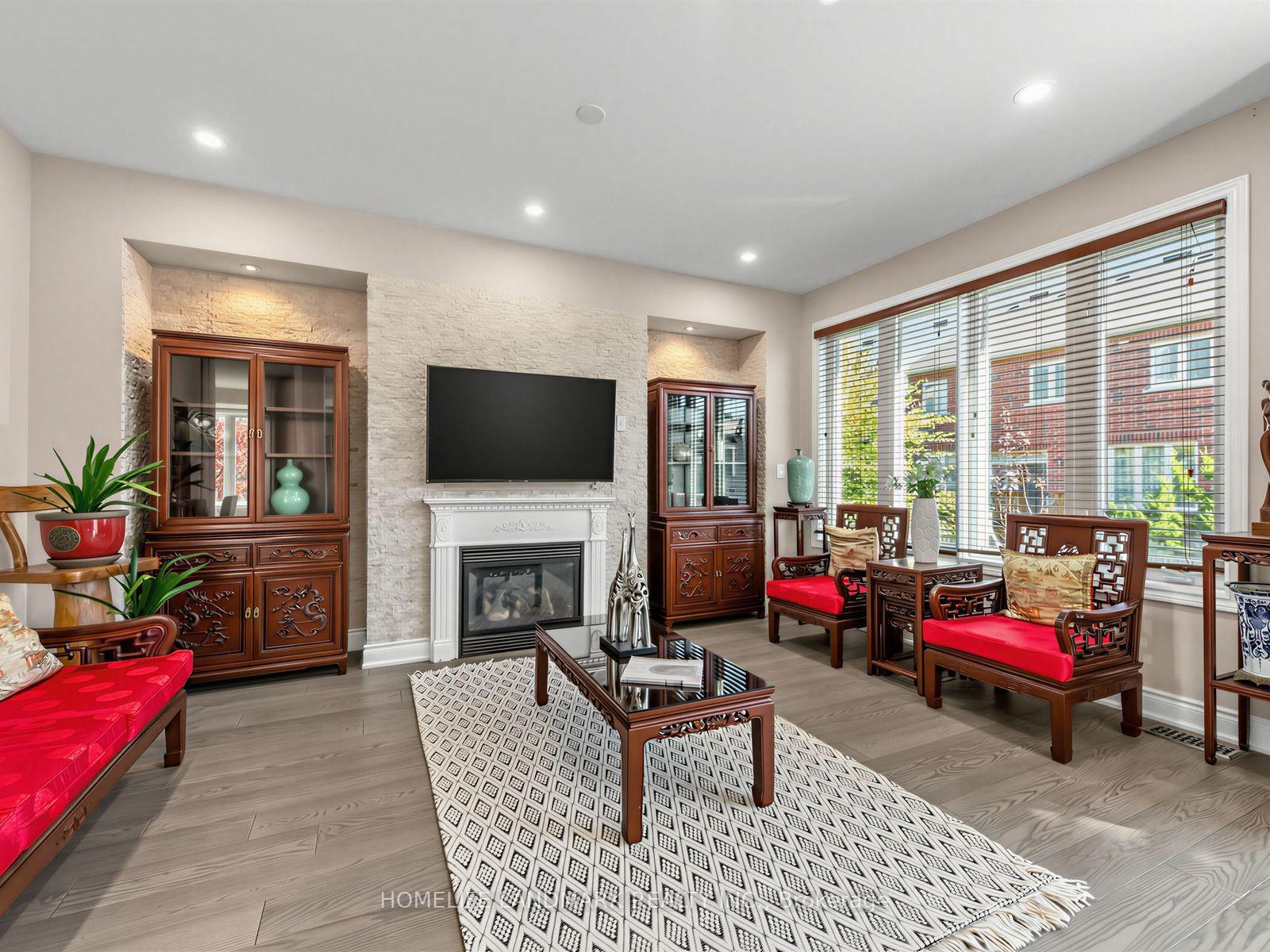 Photo 6 of 72 Vandervoort Drive, Richmond Hill, Jefferson — HOMEH