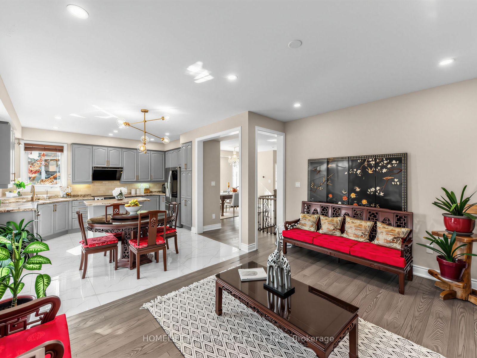 Photo 7 of 72 Vandervoort Drive, Richmond Hill, Jefferson — HOMEH