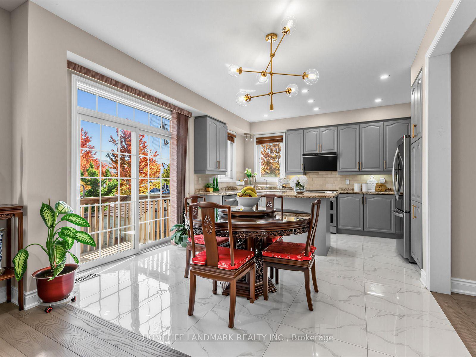 Photo 8 of 72 Vandervoort Drive, Richmond Hill, Jefferson — HOMEH