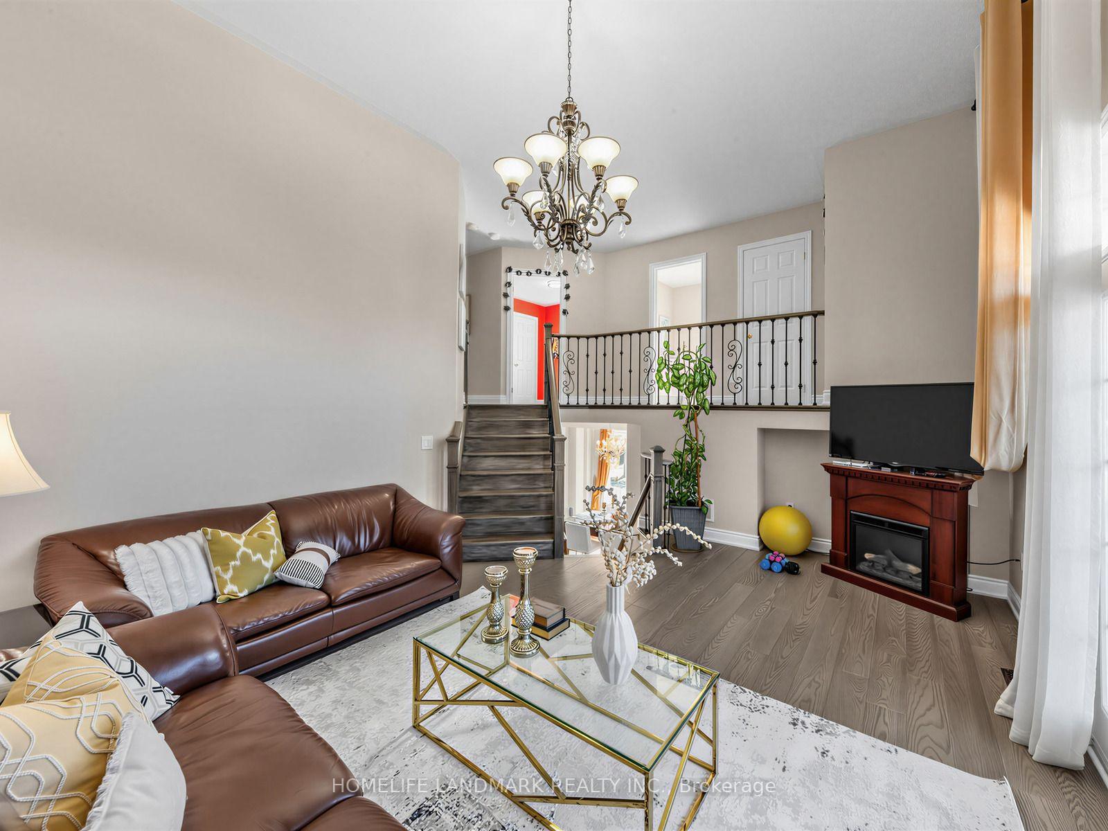 Photo 15 of 72 Vandervoort Drive, Richmond Hill, Jefferson — HOMEH