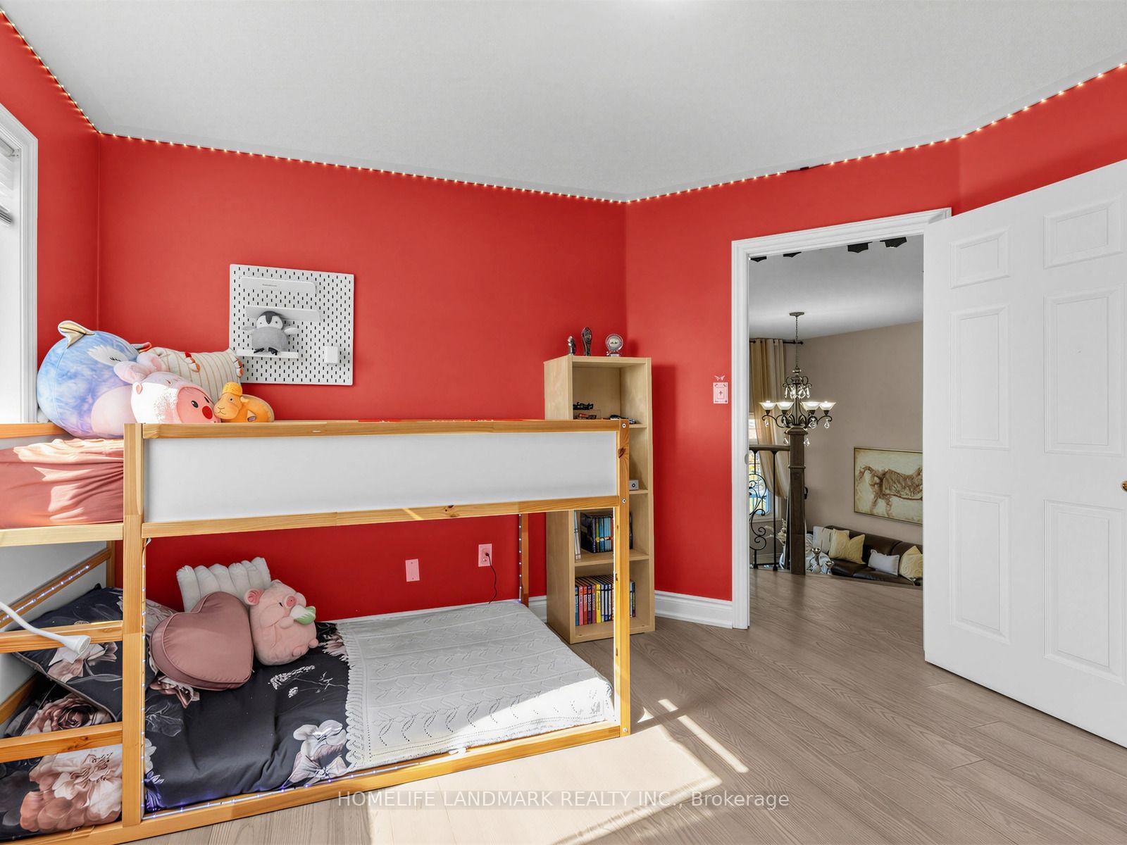 Photo 25 of 72 Vandervoort Drive, Richmond Hill, Jefferson — HOMEH