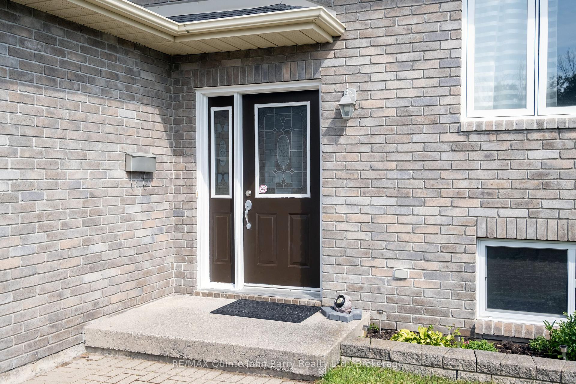 Photo 3 of 152 Nicholas Street, Quinte West, Murray Ward — HOMEH