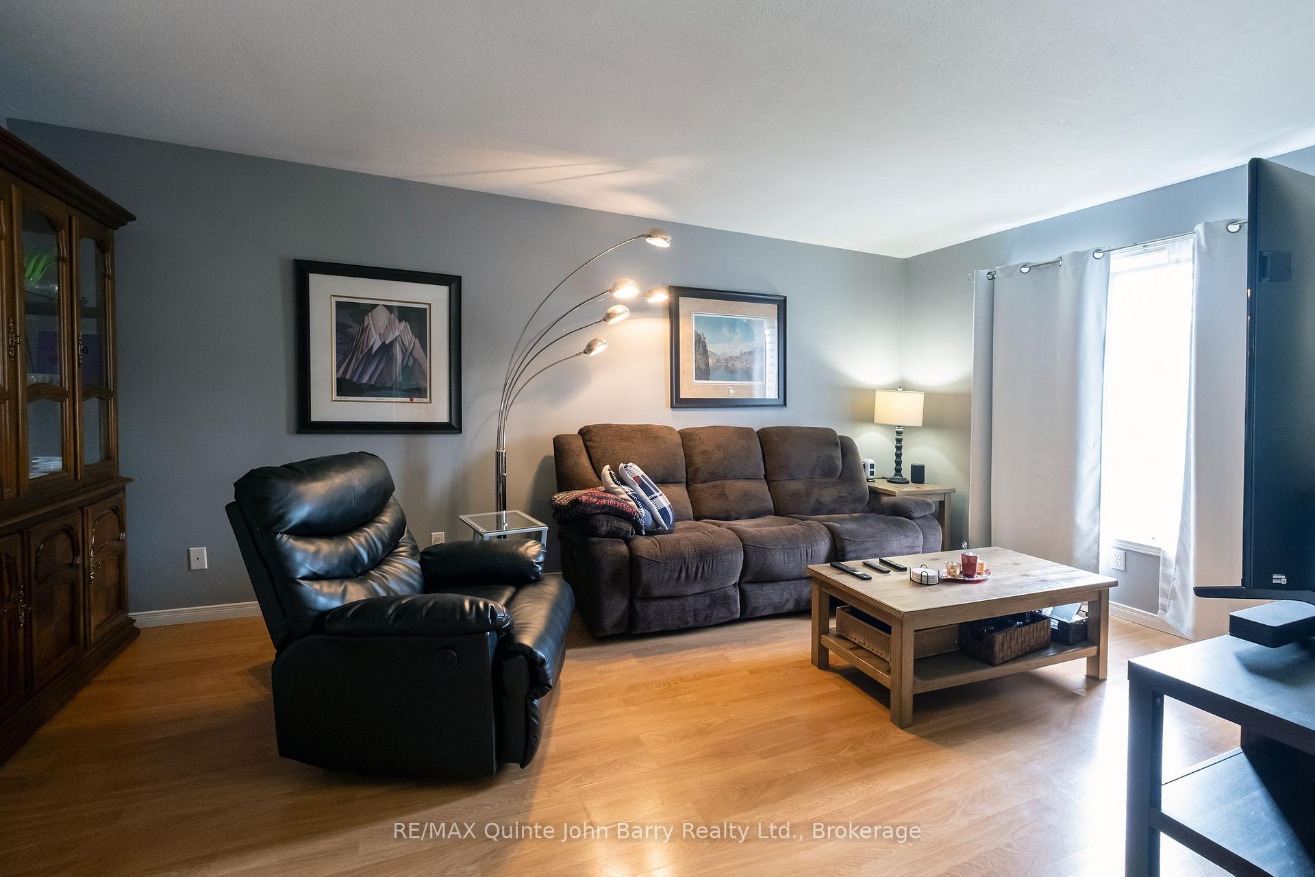Photo 6 of 152 Nicholas Street, Quinte West, Murray Ward — HOMEH