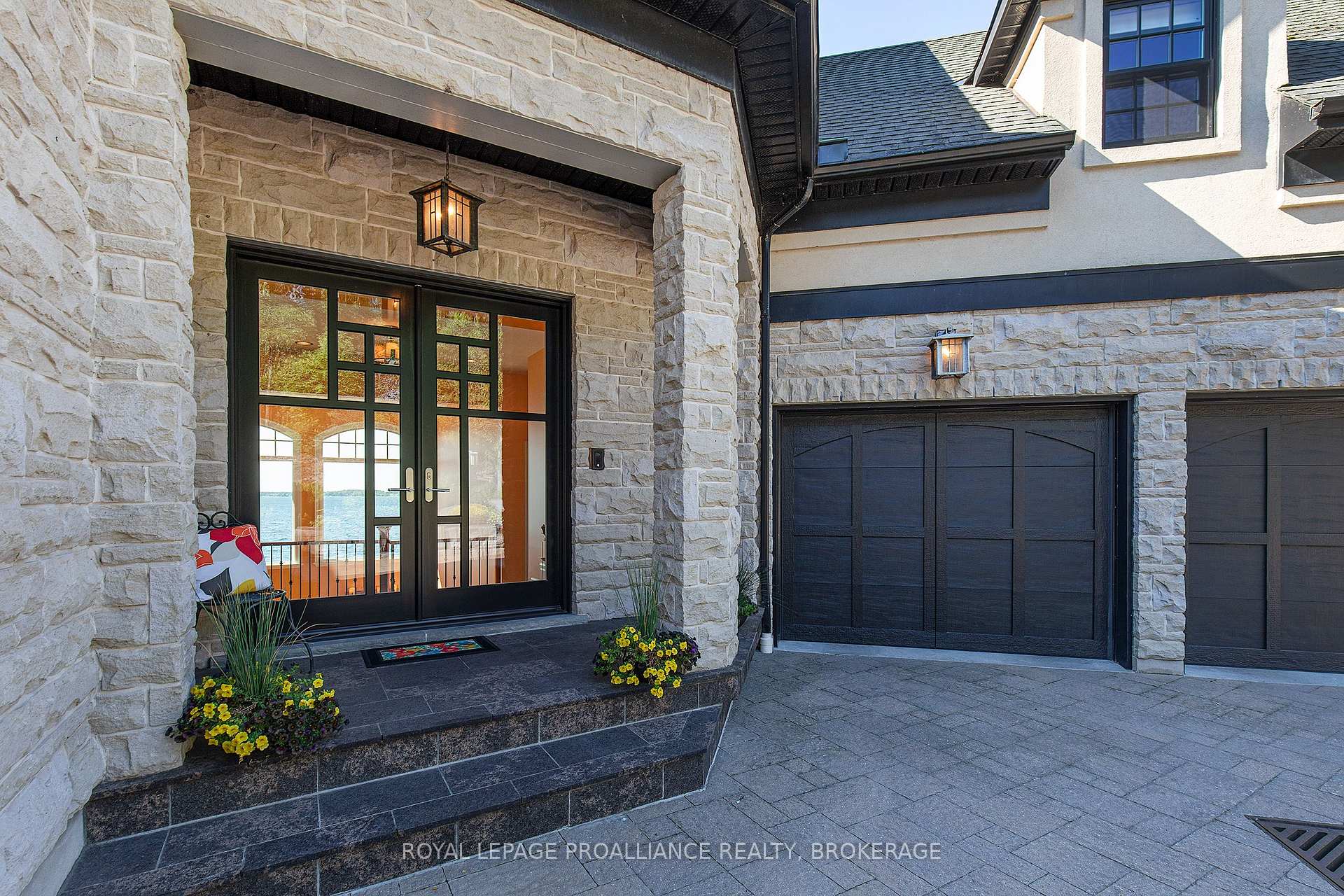 Photo 5 of 1618 St Lawrence Avenue, Kingston, Kingston East (Incl CFB Kingston) — HOMEH
