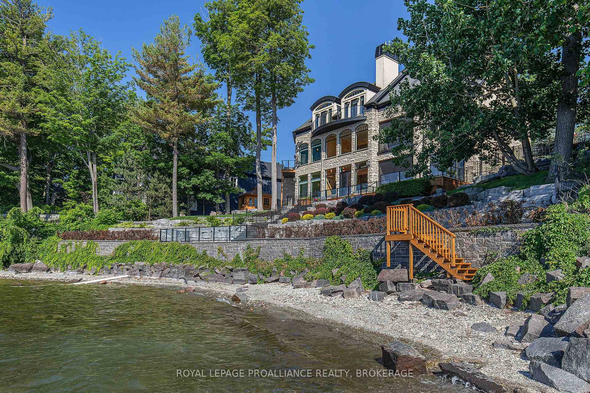 Photo 10 of 1618 St Lawrence Avenue, Kingston, Kingston East (Incl CFB Kingston) — HOMEH