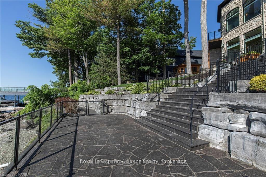 Photo 12 of 1618 St Lawrence Avenue, Kingston, Kingston East (Incl CFB Kingston) — HOMEH