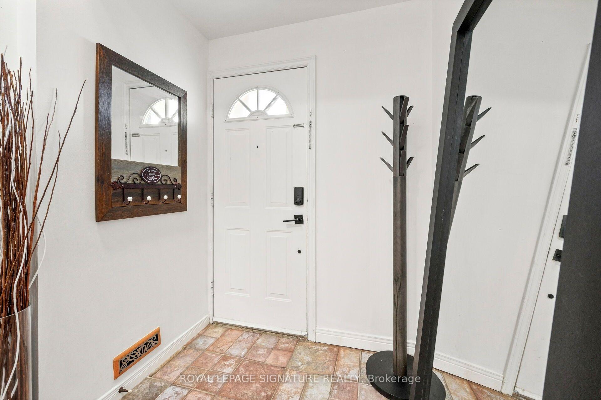 Photo 5 of Unit 132, 1221 Dundix Road, Mississauga, Applewood — HOMEH