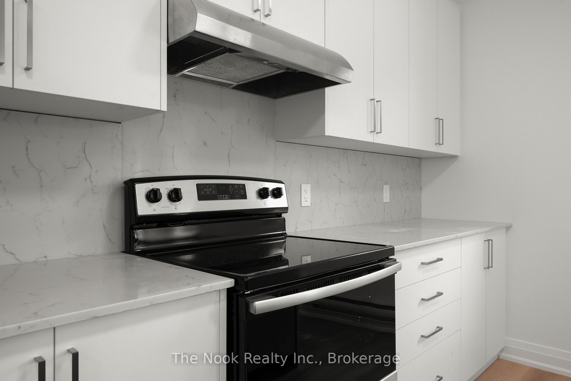 Photo 12 of Unit 2, 403 Thornton Road N, Oshawa, McLaughlin — HOMEH