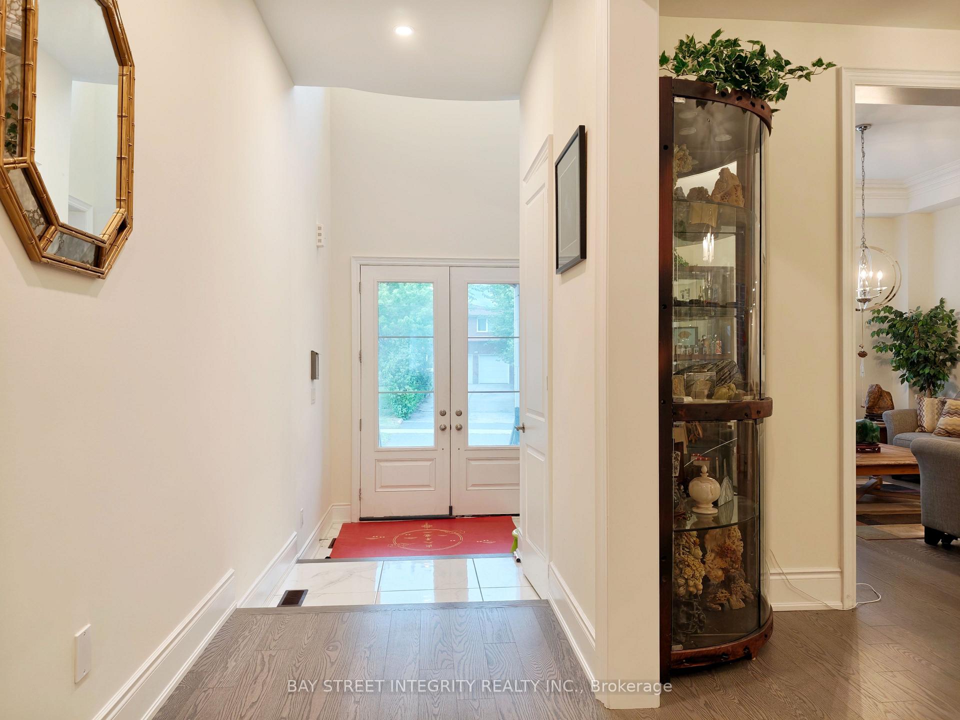 Photo 6 of 211 Hillsview Drive, Richmond Hill, Observatory — HOMEH