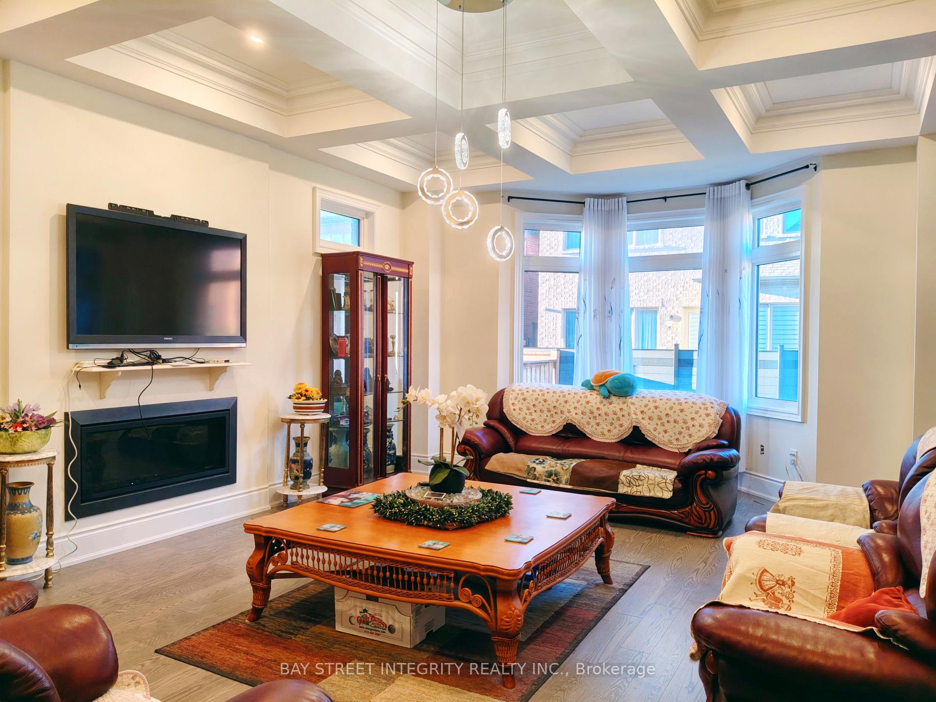 Photo 7 of 211 Hillsview Drive, Richmond Hill, Observatory — HOMEH