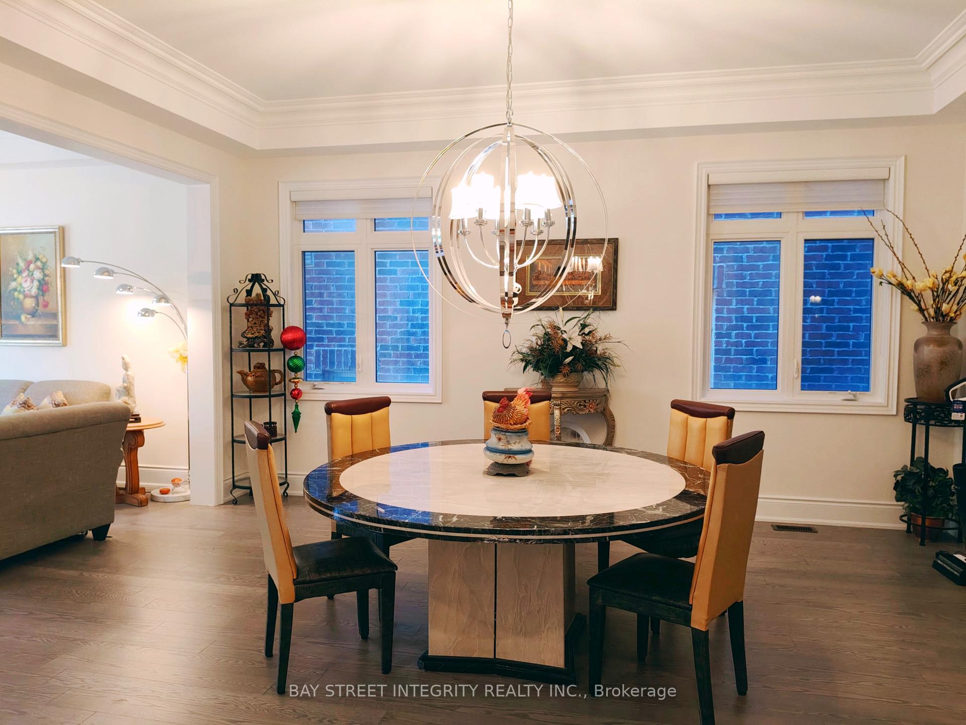 Photo 8 of 211 Hillsview Drive, Richmond Hill, Observatory — HOMEH