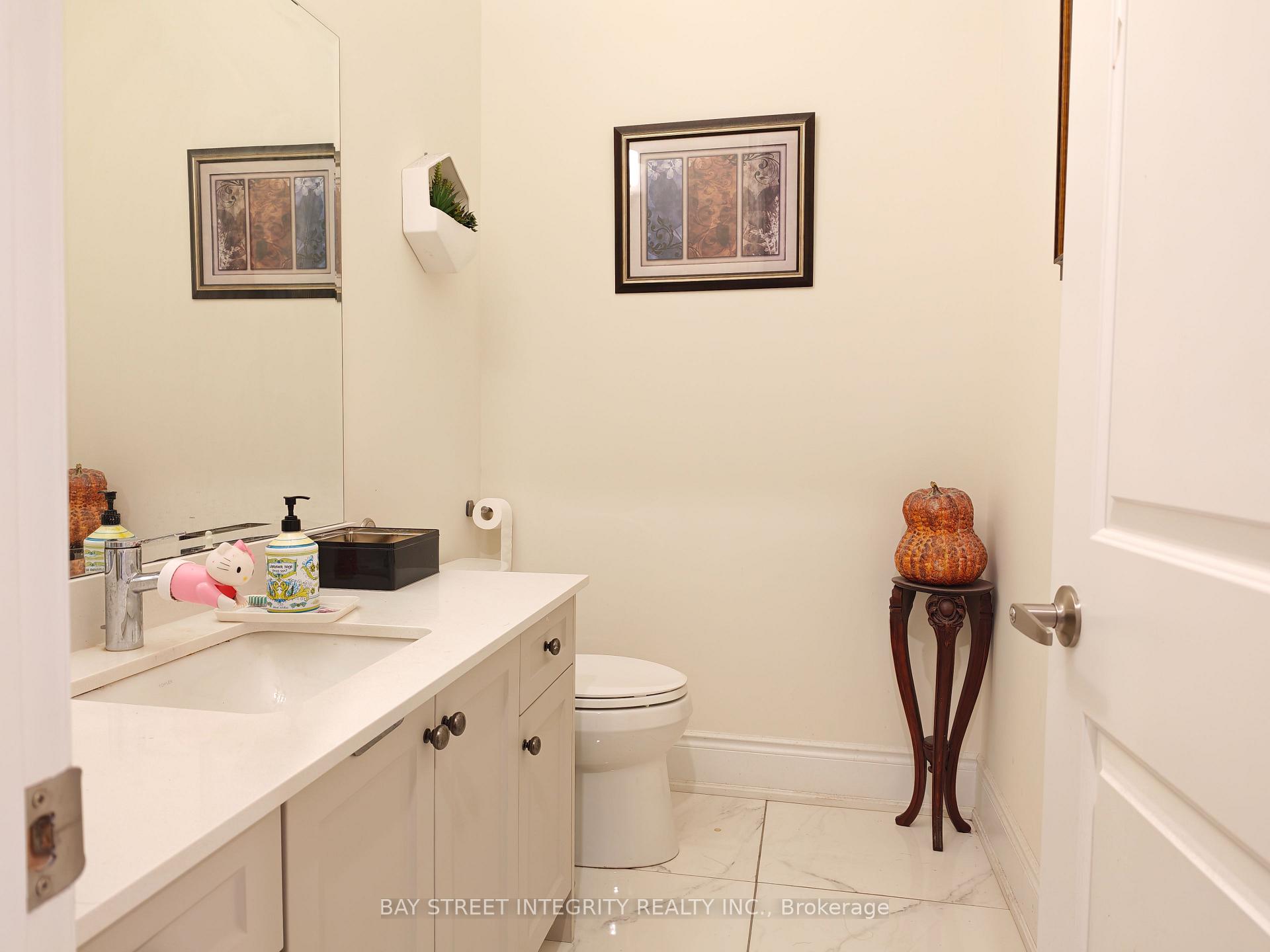 Photo 18 of 211 Hillsview Drive, Richmond Hill, Observatory — HOMEH