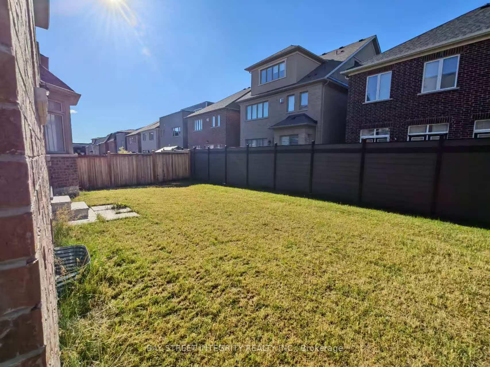 Photo 19 of 211 Hillsview Drive, Richmond Hill, Observatory — HOMEH