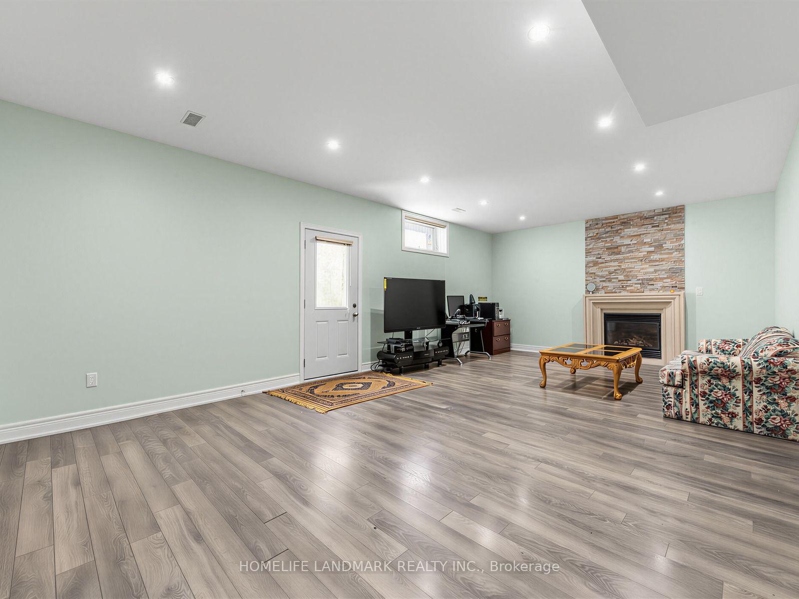 Photo 35 of 9A Anglin Drive, Richmond Hill, Jefferson — HOMEH