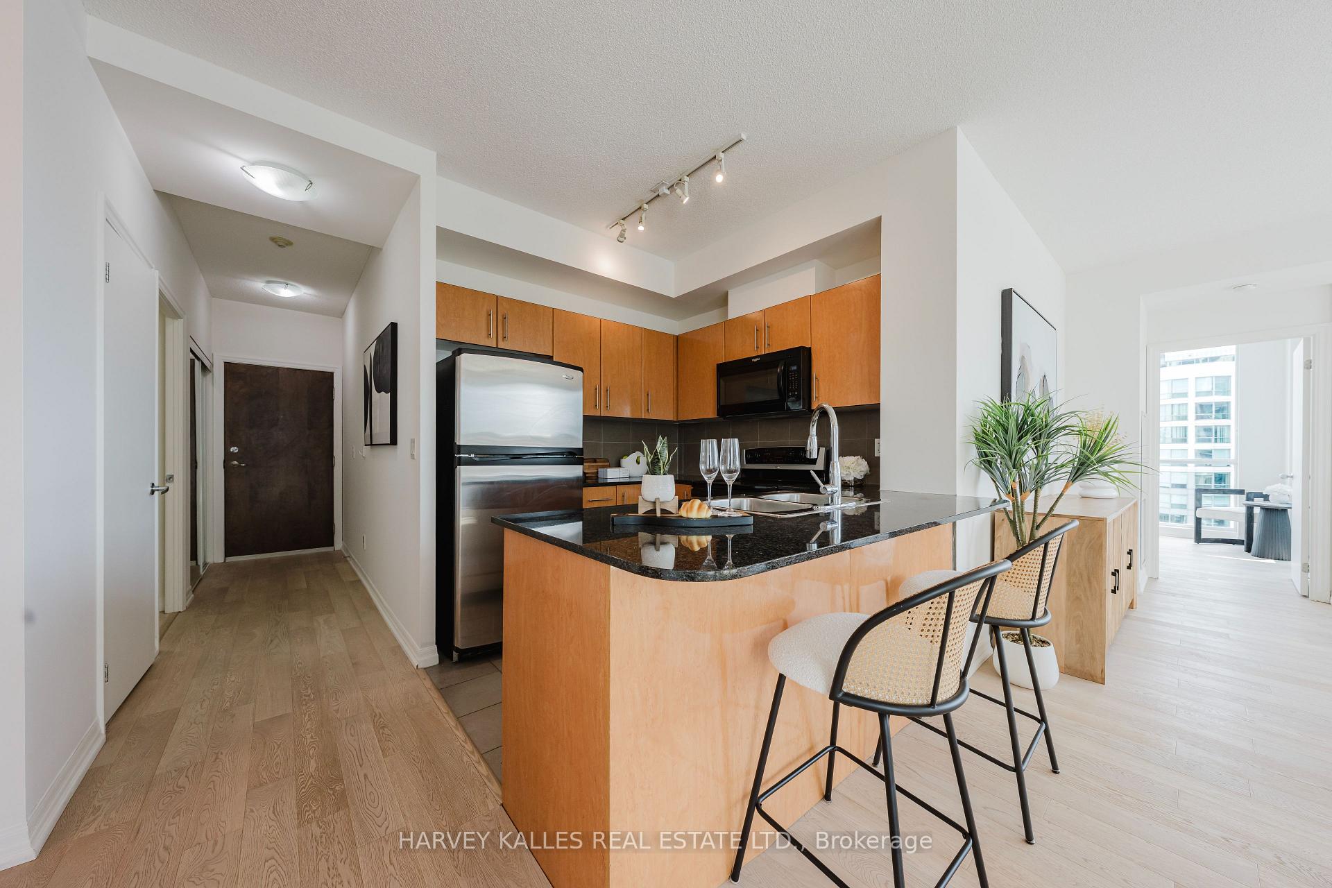 Photo 18 of Unit 3211, 16 Yonge Street, Toronto, Waterfront Communities — HOMEH