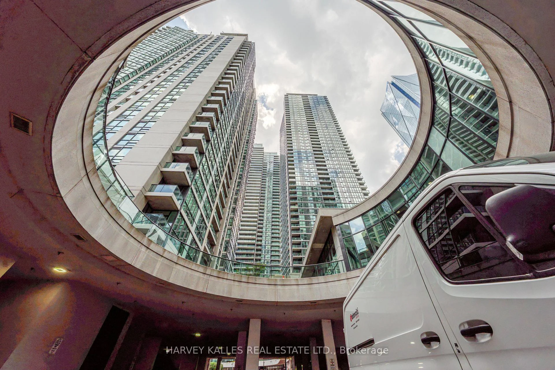Photo 17 of Unit 3211, 16 Yonge Street, Toronto, Waterfront Communities — HOMEH