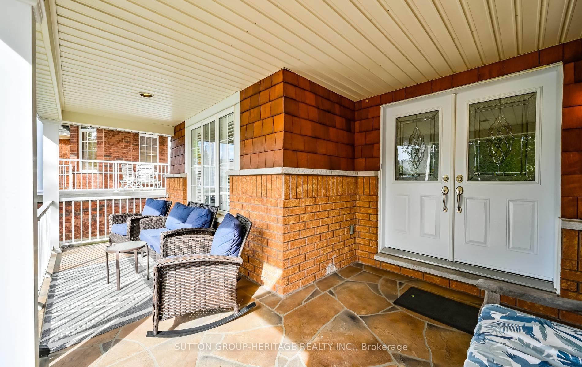 Photo 3 of 35 Kimberly Drive, Whitby, Brooklin — HOMEH