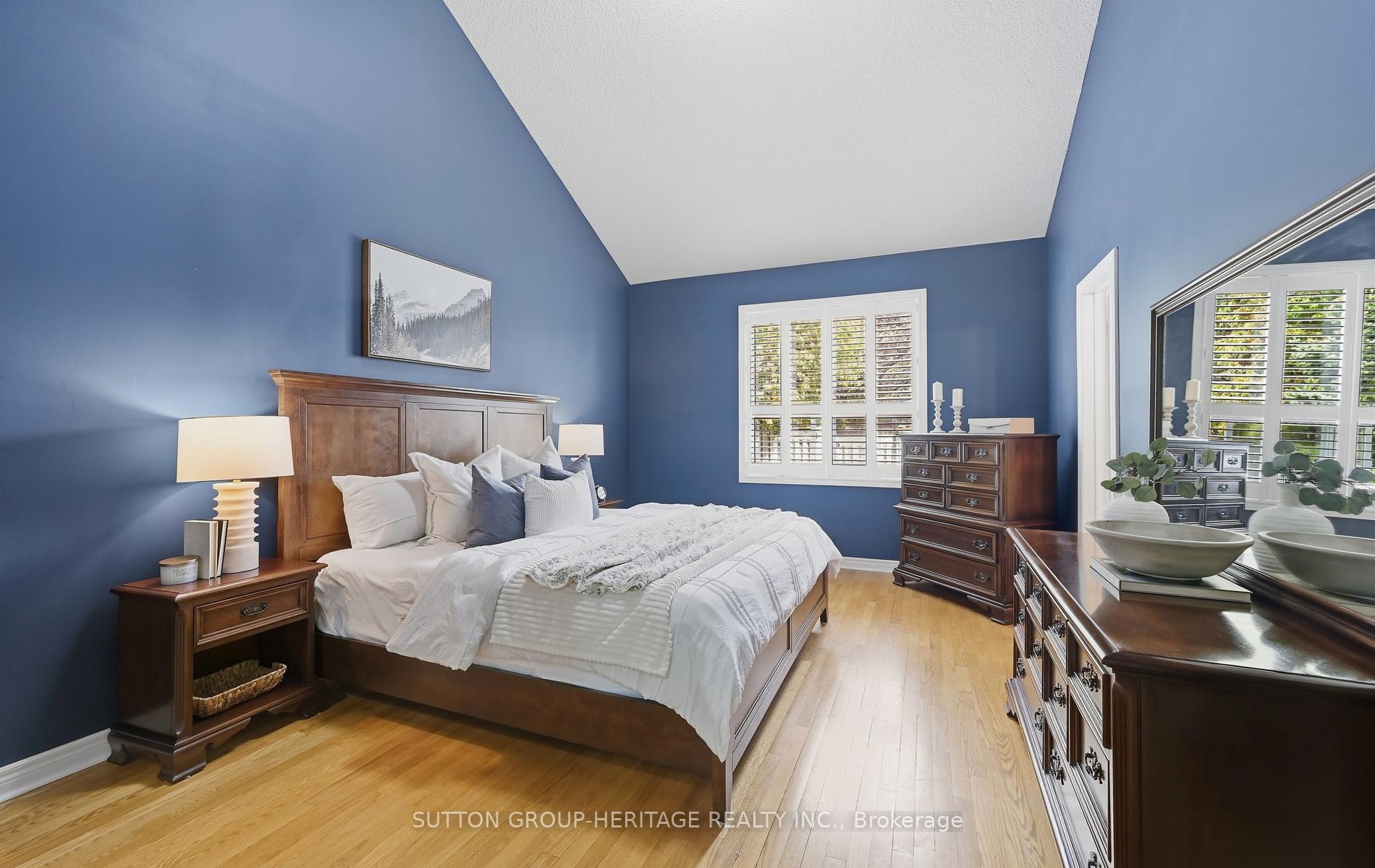 Photo 12 of 35 Kimberly Drive, Whitby, Brooklin — HOMEH