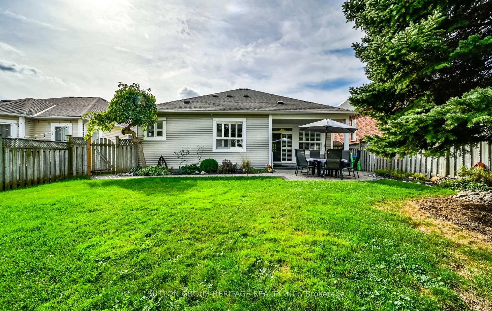 Photo 31 of 35 Kimberly Drive, Whitby, Brooklin — HOMEH