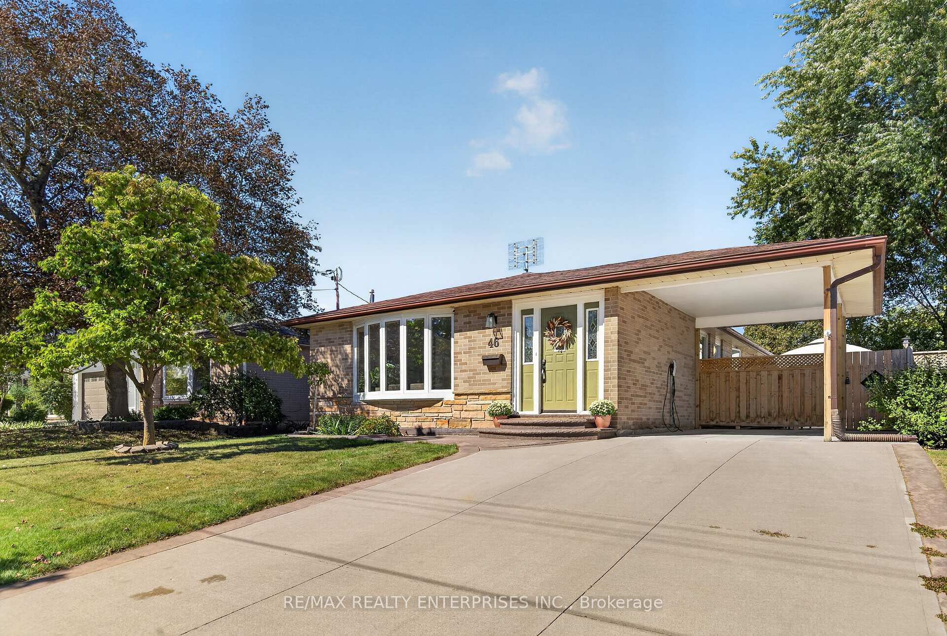 Photo 2 of 46 Marilyn Crescent, Halton Hills, Georgetown — HOMEH