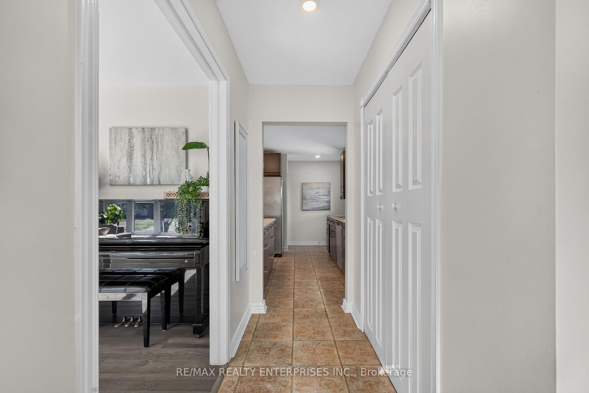 Photo 5 of 46 Marilyn Crescent, Halton Hills, Georgetown — HOMEH