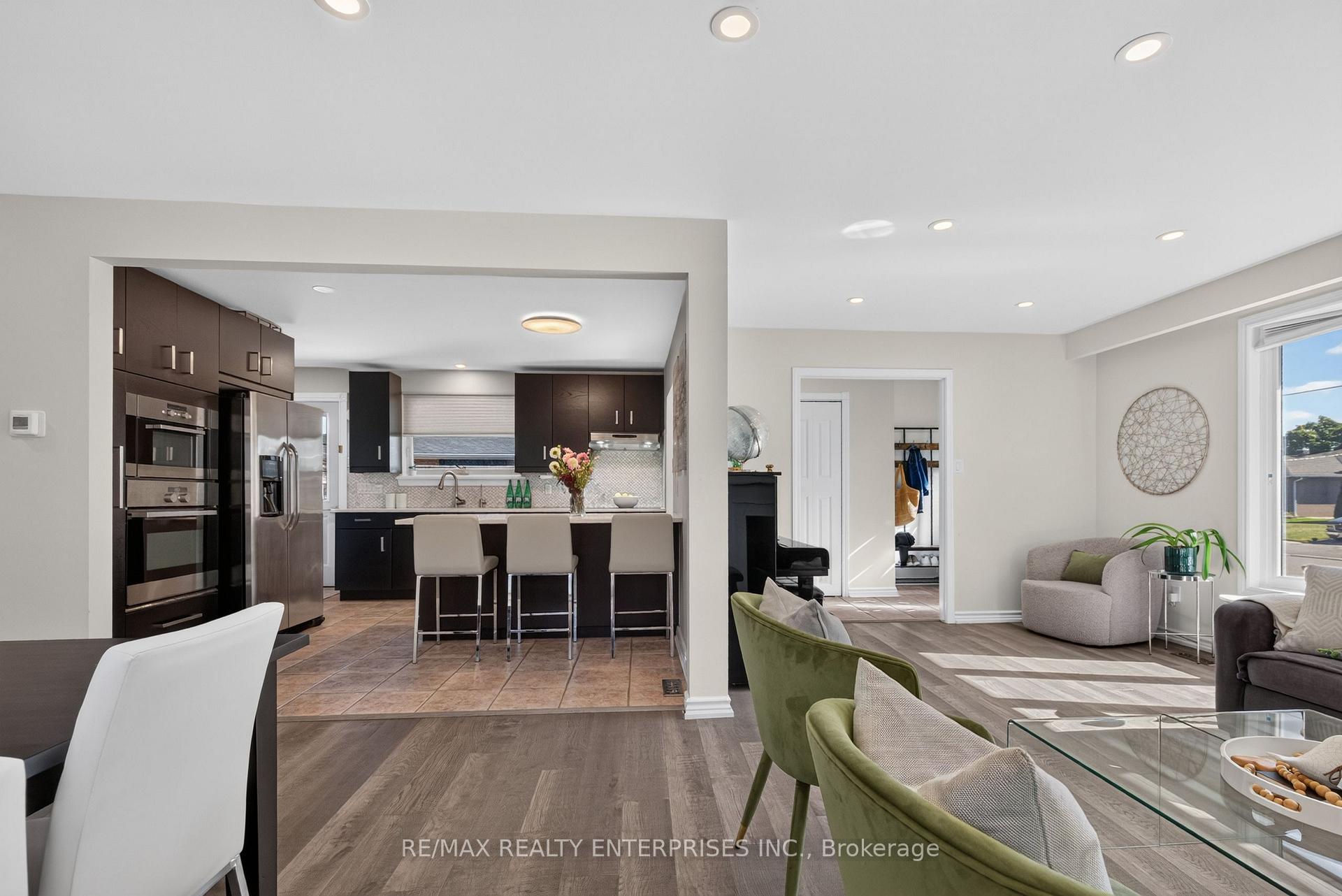Photo 12 of 46 Marilyn Crescent, Halton Hills, Georgetown — HOMEH