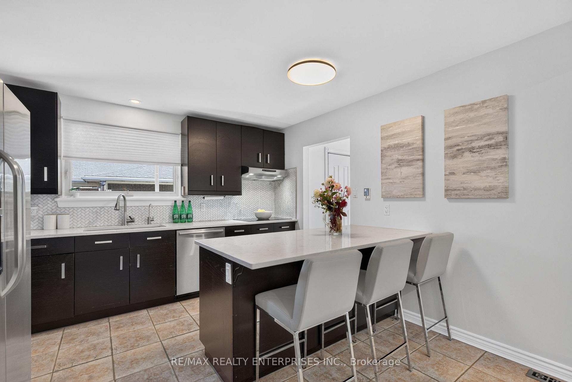Photo 14 of 46 Marilyn Crescent, Halton Hills, Georgetown — HOMEH