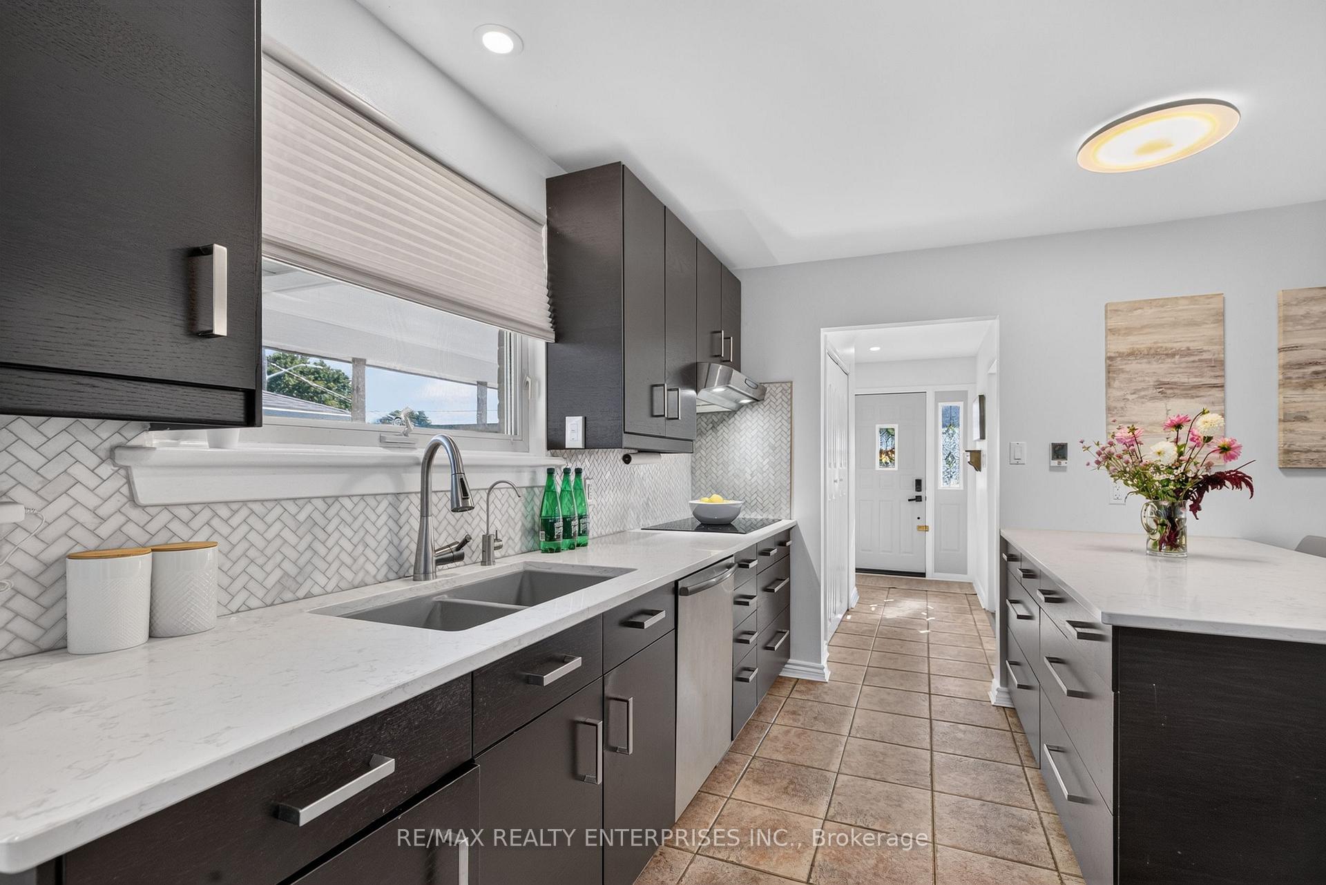 Photo 16 of 46 Marilyn Crescent, Halton Hills, Georgetown — HOMEH