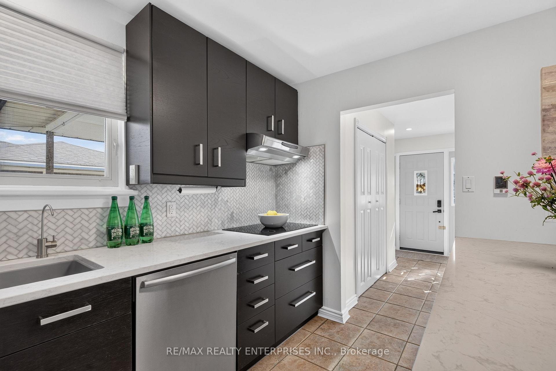 Photo 17 of 46 Marilyn Crescent, Halton Hills, Georgetown — HOMEH