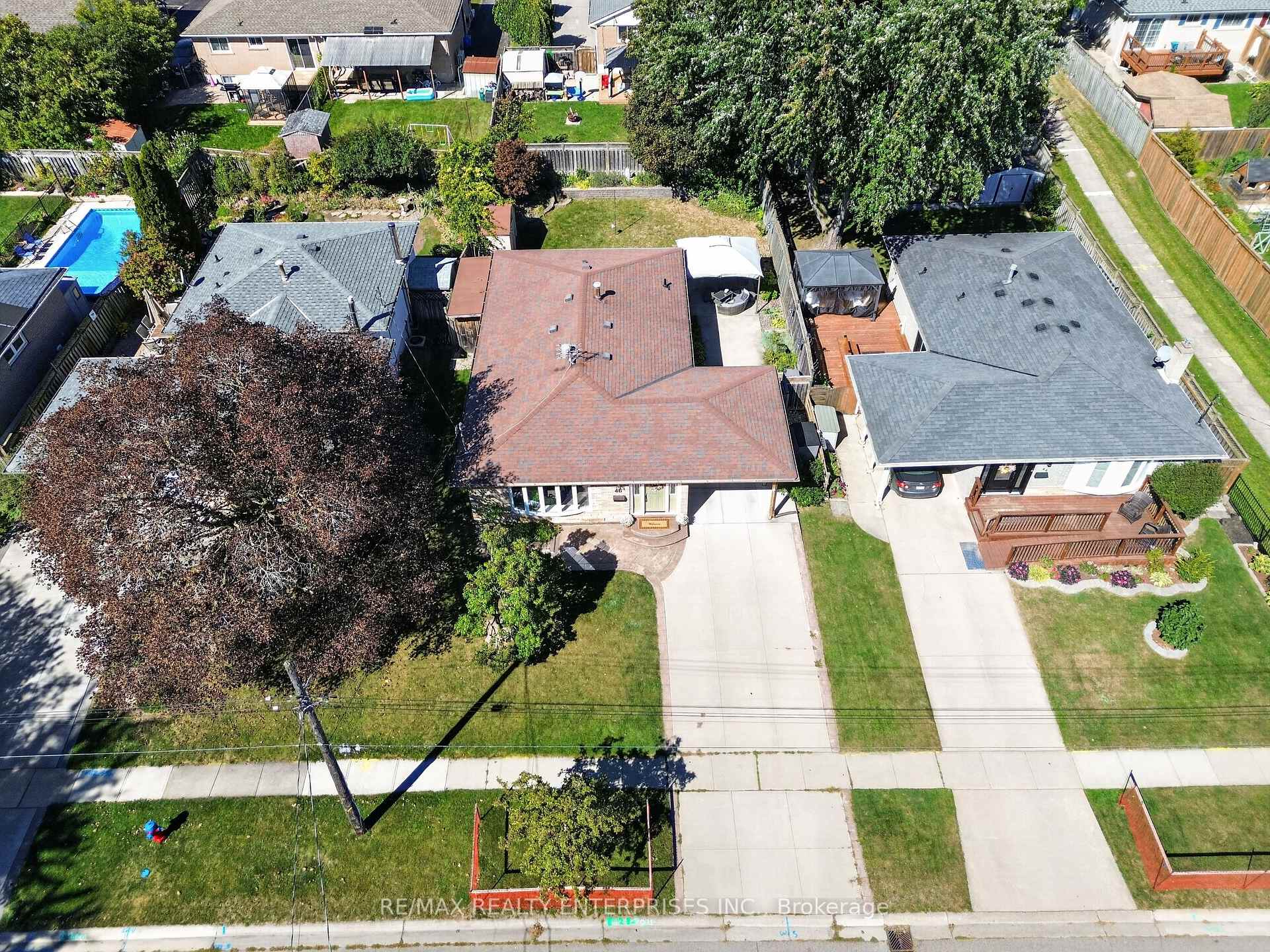 Photo 47 of 46 Marilyn Crescent, Halton Hills, Georgetown — HOMEH