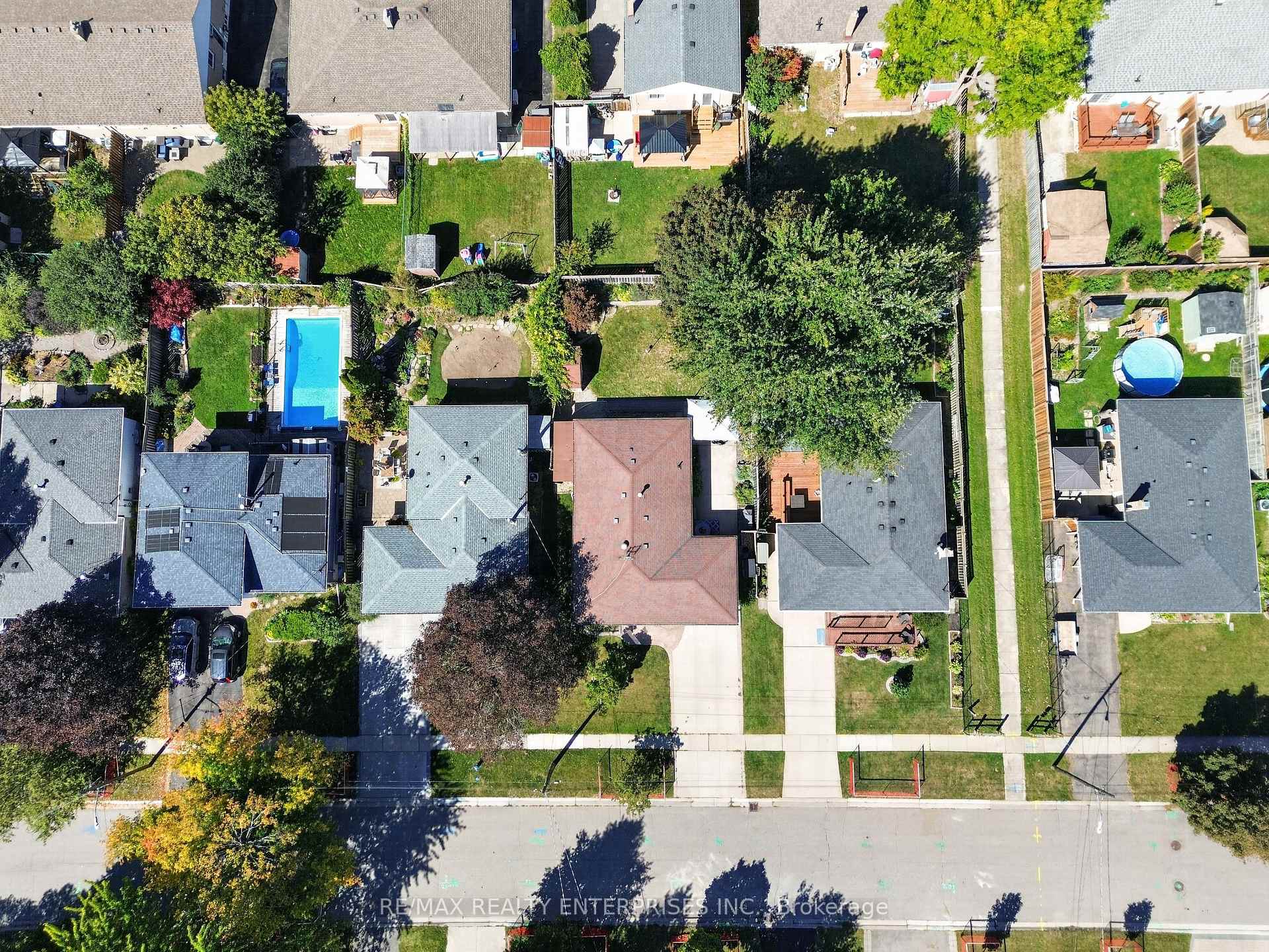 Photo 48 of 46 Marilyn Crescent, Halton Hills, Georgetown — HOMEH